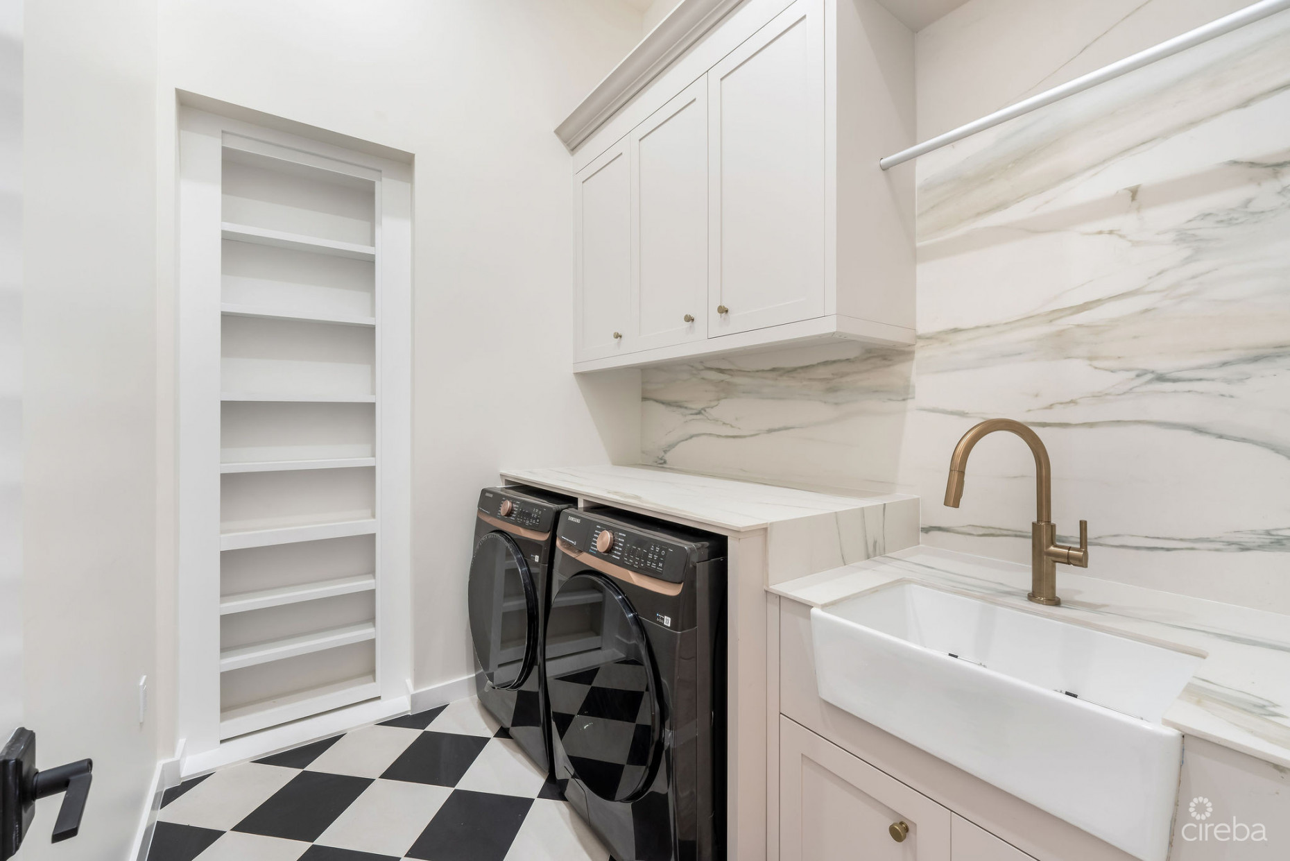 BEL AIR DR, SOUTH SOUND - CUSTOM NEW BUILD