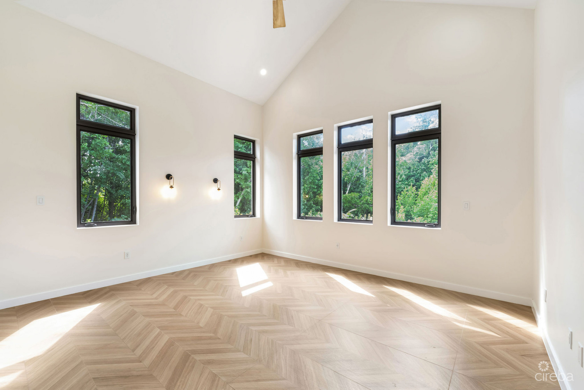 BEL AIR DR, SOUTH SOUND - CUSTOM NEW BUILD