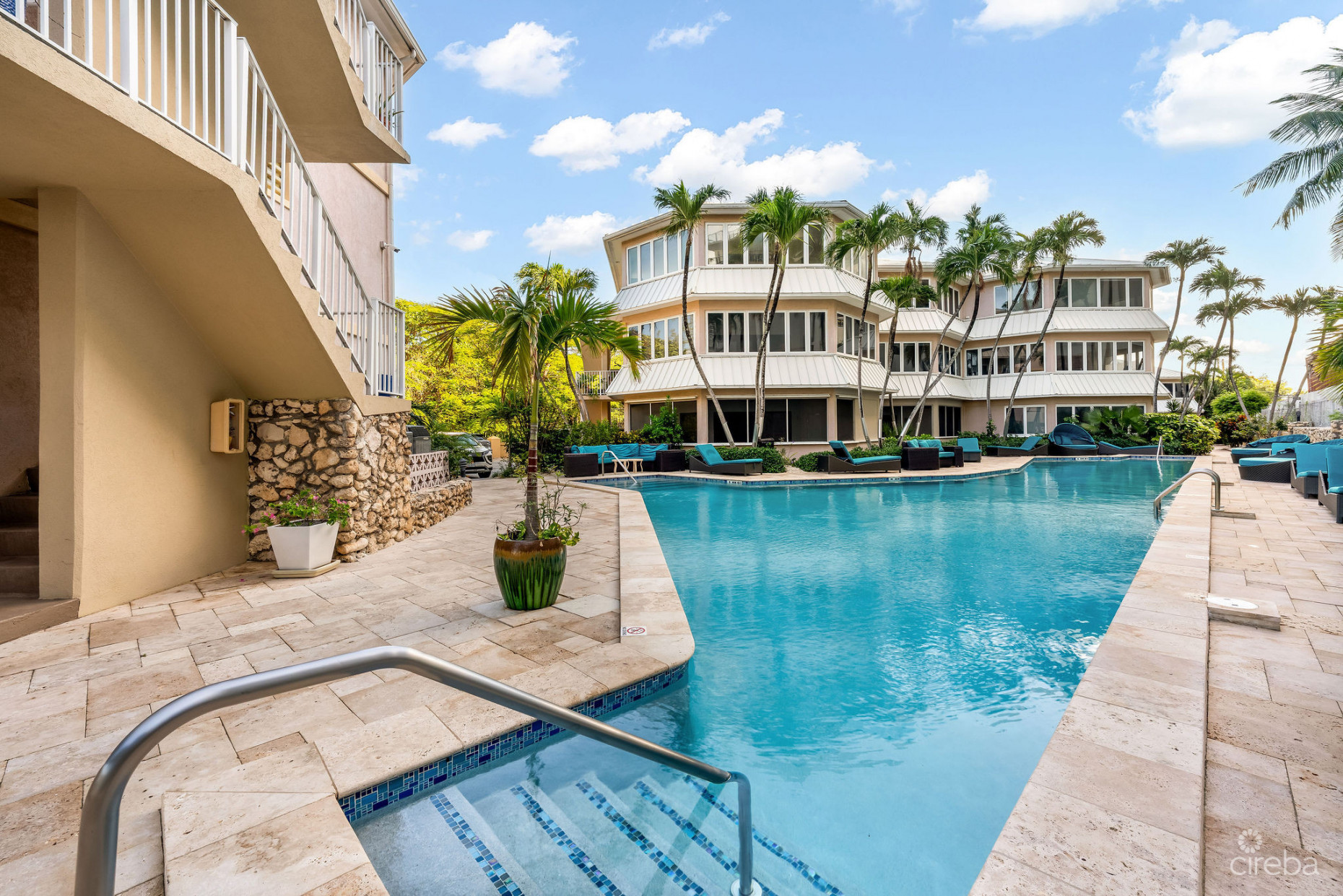 POINSETTIA PENTHOUSE B7, SEVEN MILE CORRIDOR