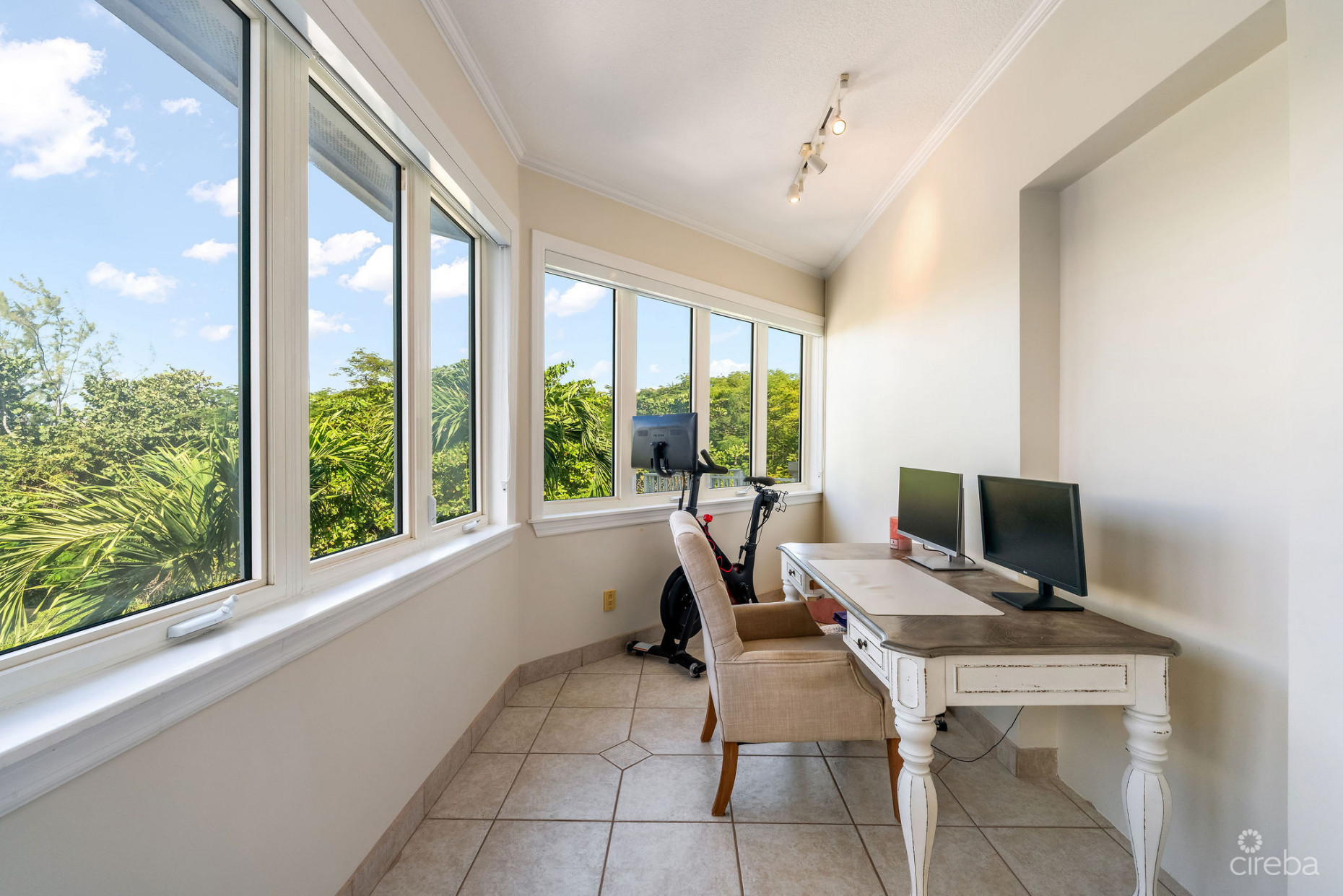 POINSETTIA PENTHOUSE B7, SEVEN MILE CORRIDOR