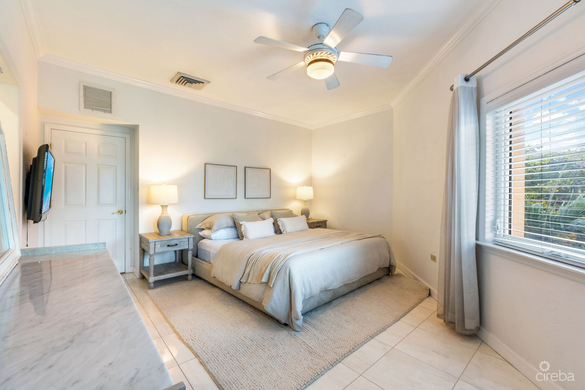 POINSETTIA PENTHOUSE B7, SEVEN MILE CORRIDOR