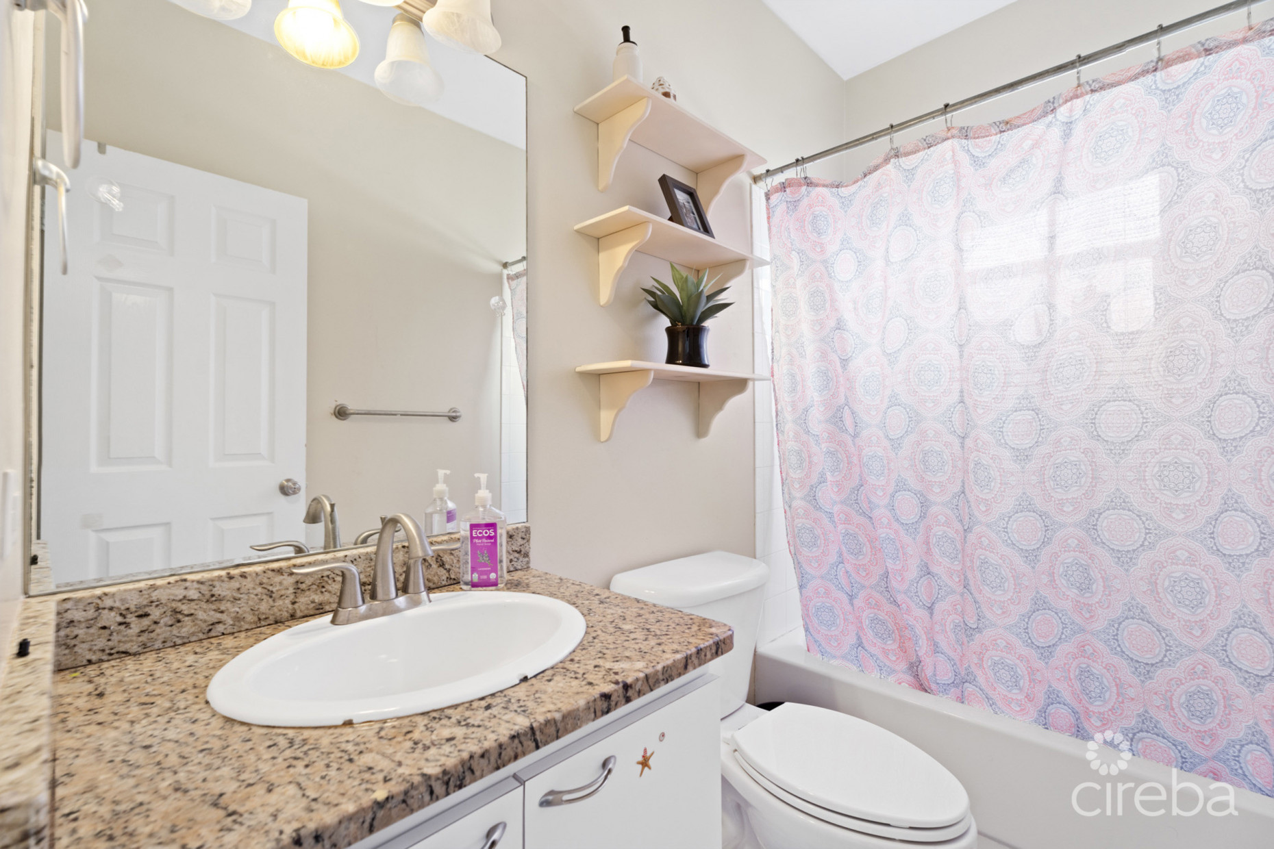 SILVER OAKS CONDO - 2 BED, 2 BATH . SECOND FLOOR