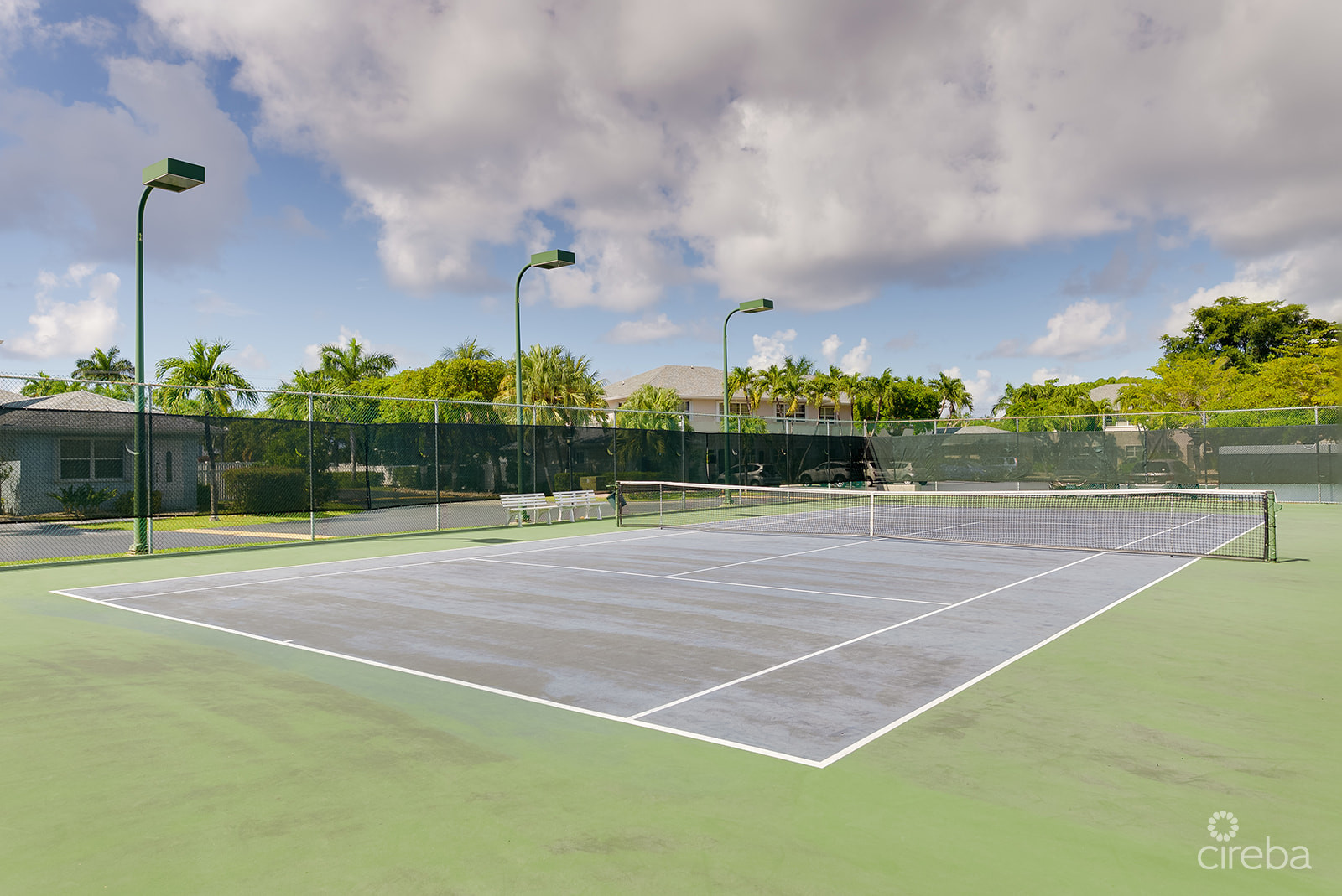 PALM SPRINGS SPACIOUS ONE BED - RARE FIND