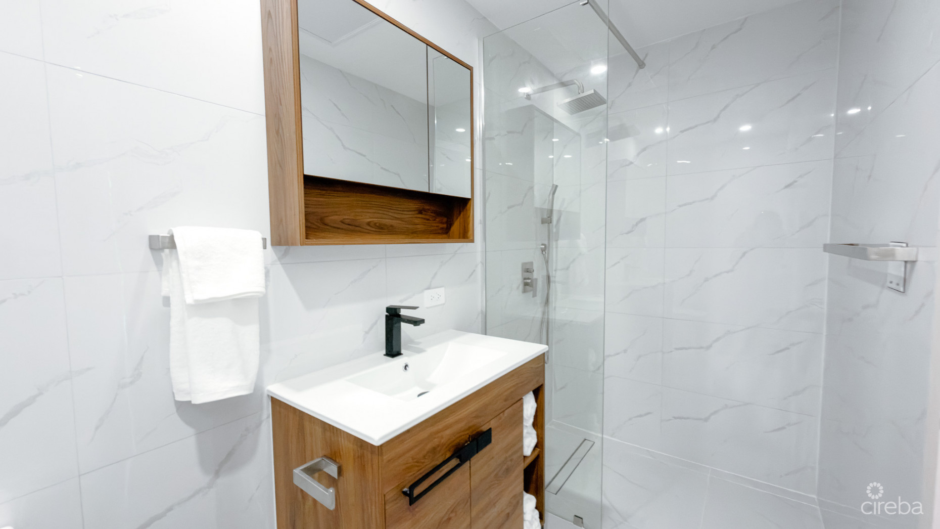 ARZA 3 BED CORNER CONDO