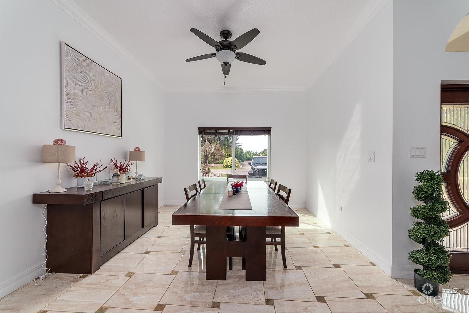 3 BED MIDWAY CLOSE FAMILY HOME