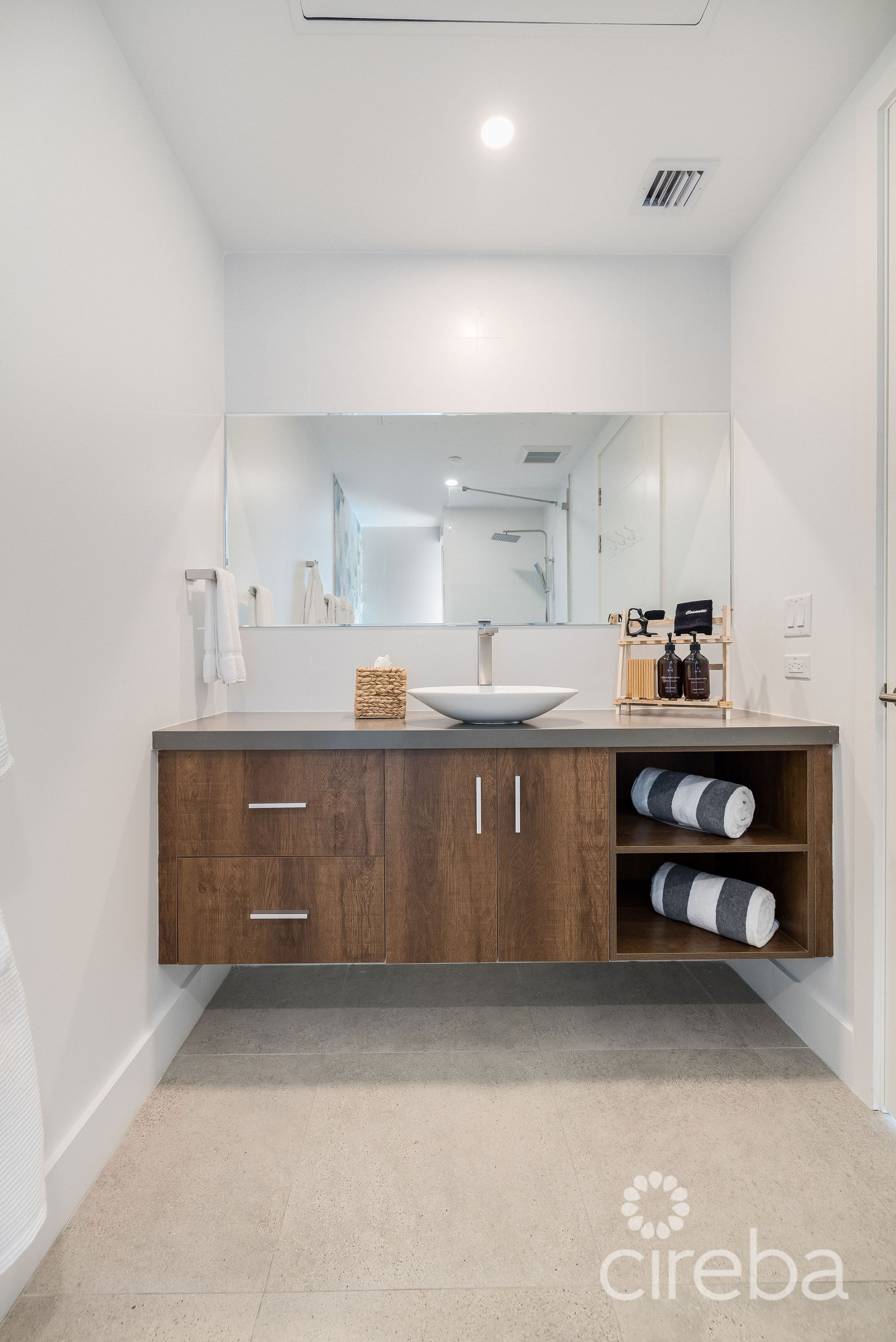 LUXURY VIDA  OCEAN ADVENTURE ECO LODGE