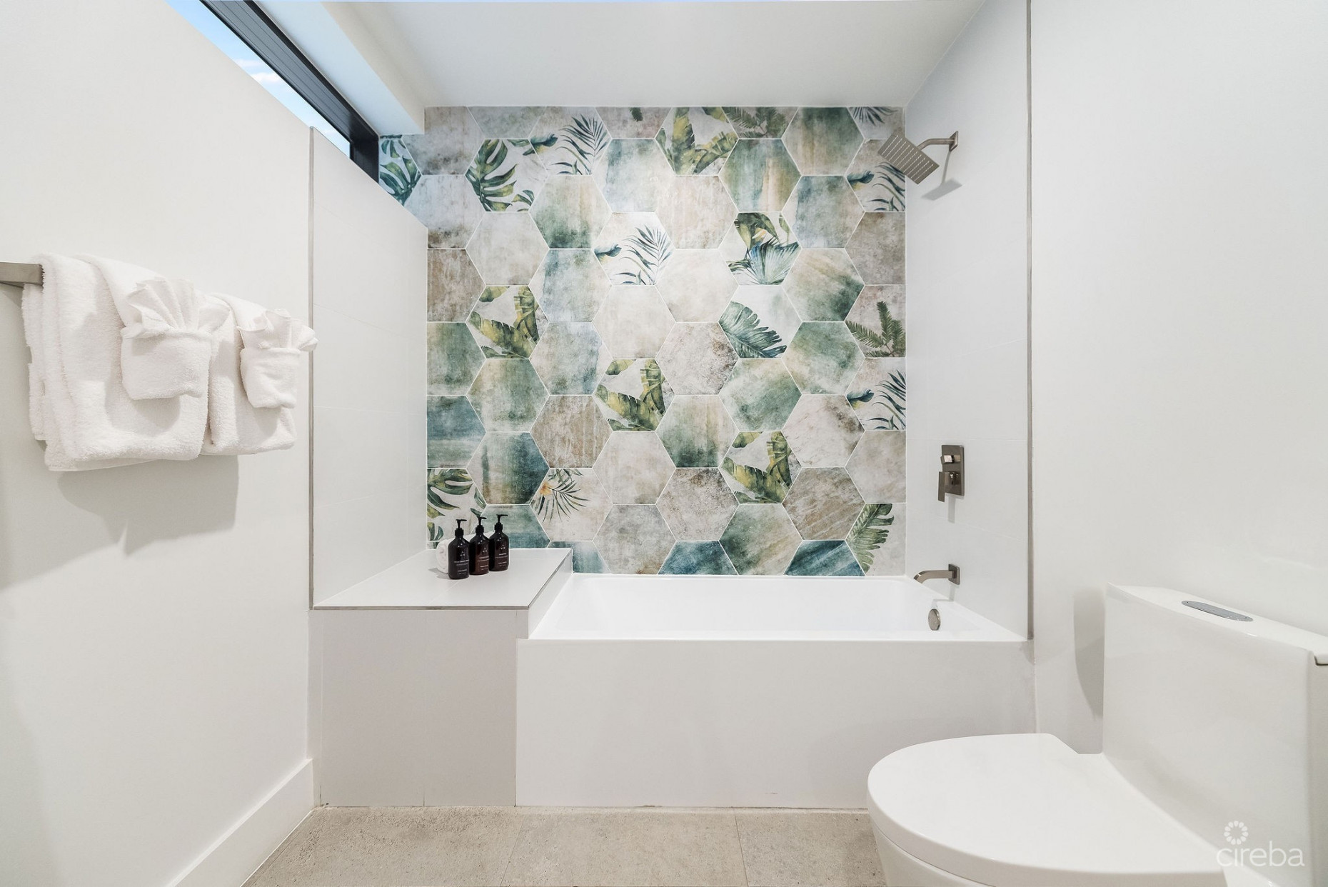 LUXURY VIDA  OCEAN ADVENTURE ECO LODGE