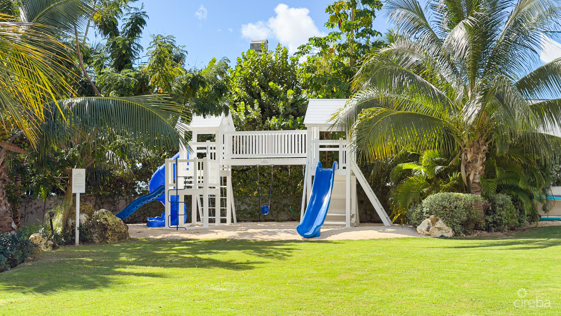 AURA 3 BED CORNER CONDO