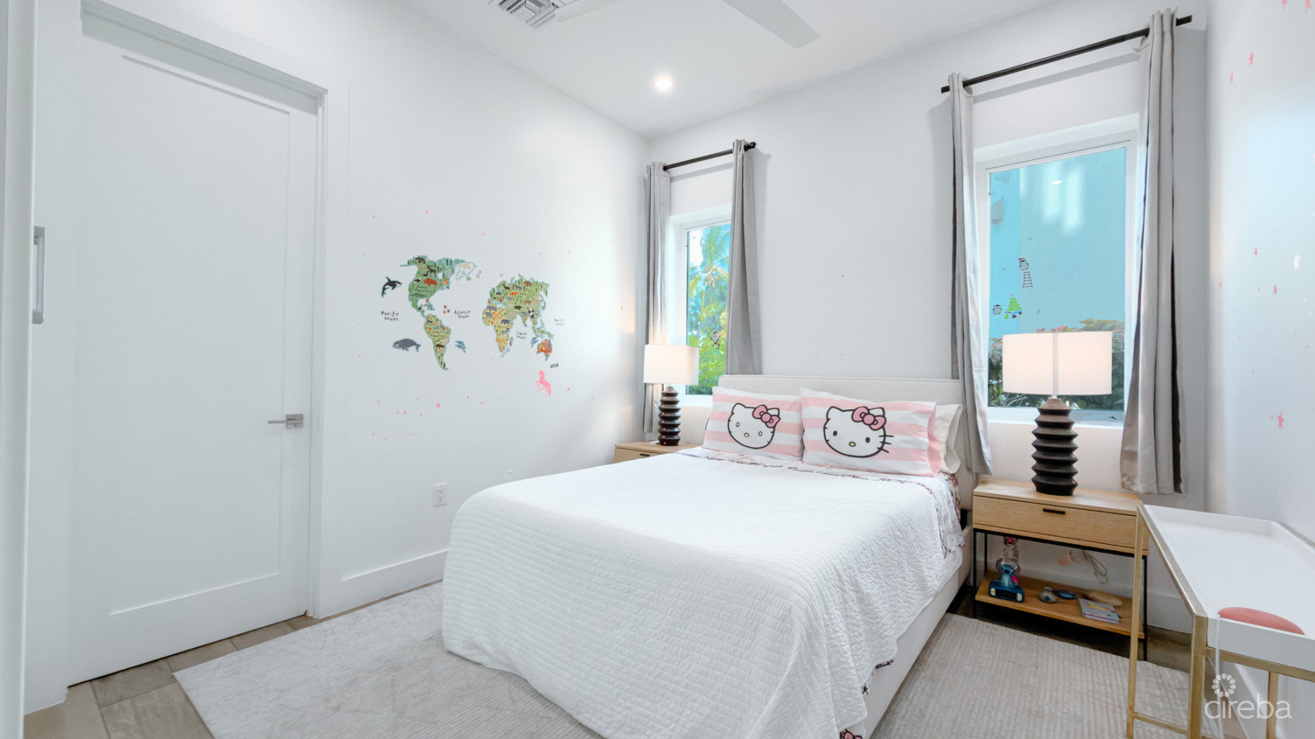 AURA 3 BED CORNER CONDO