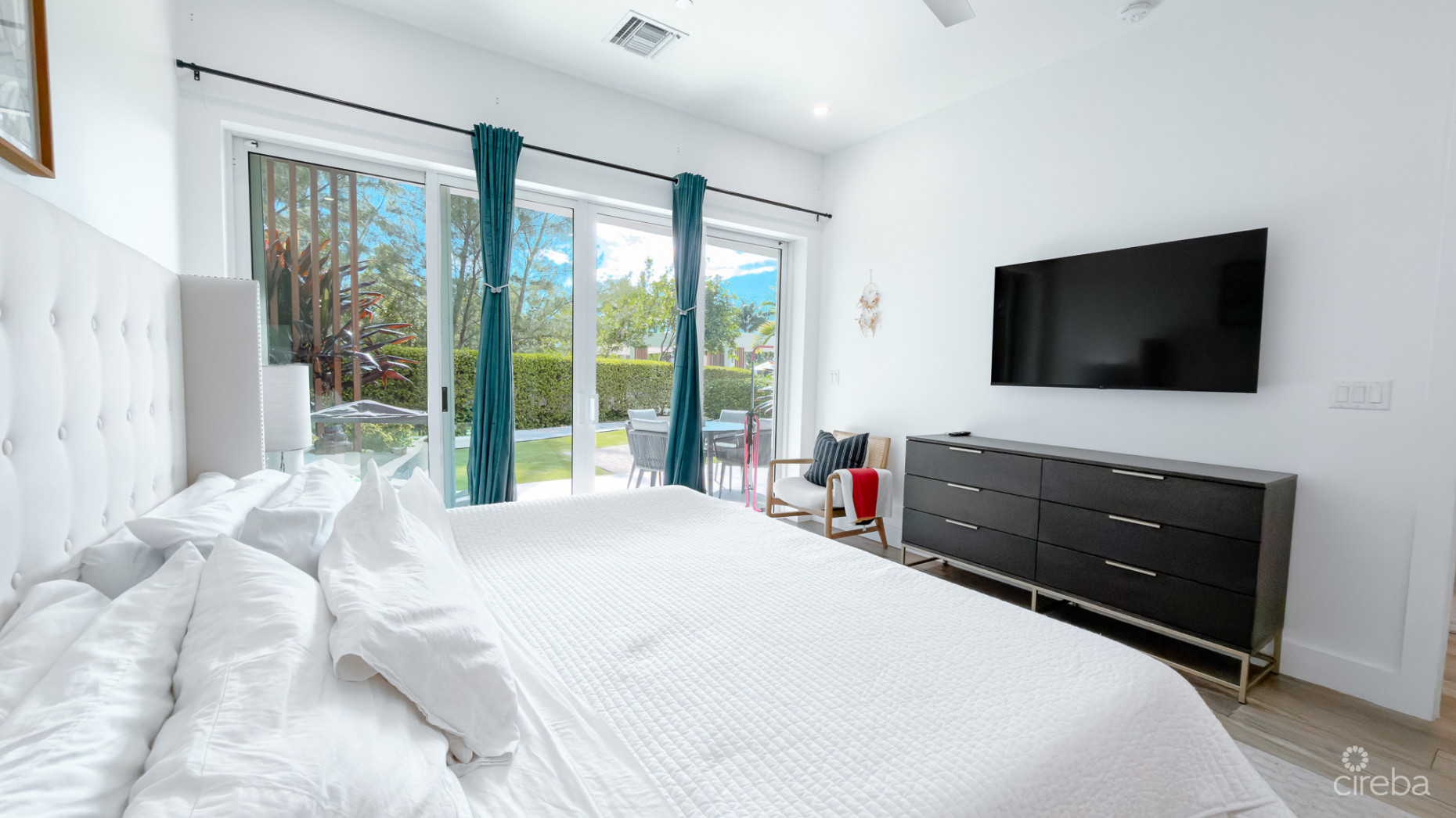 AURA 3 BED CORNER CONDO