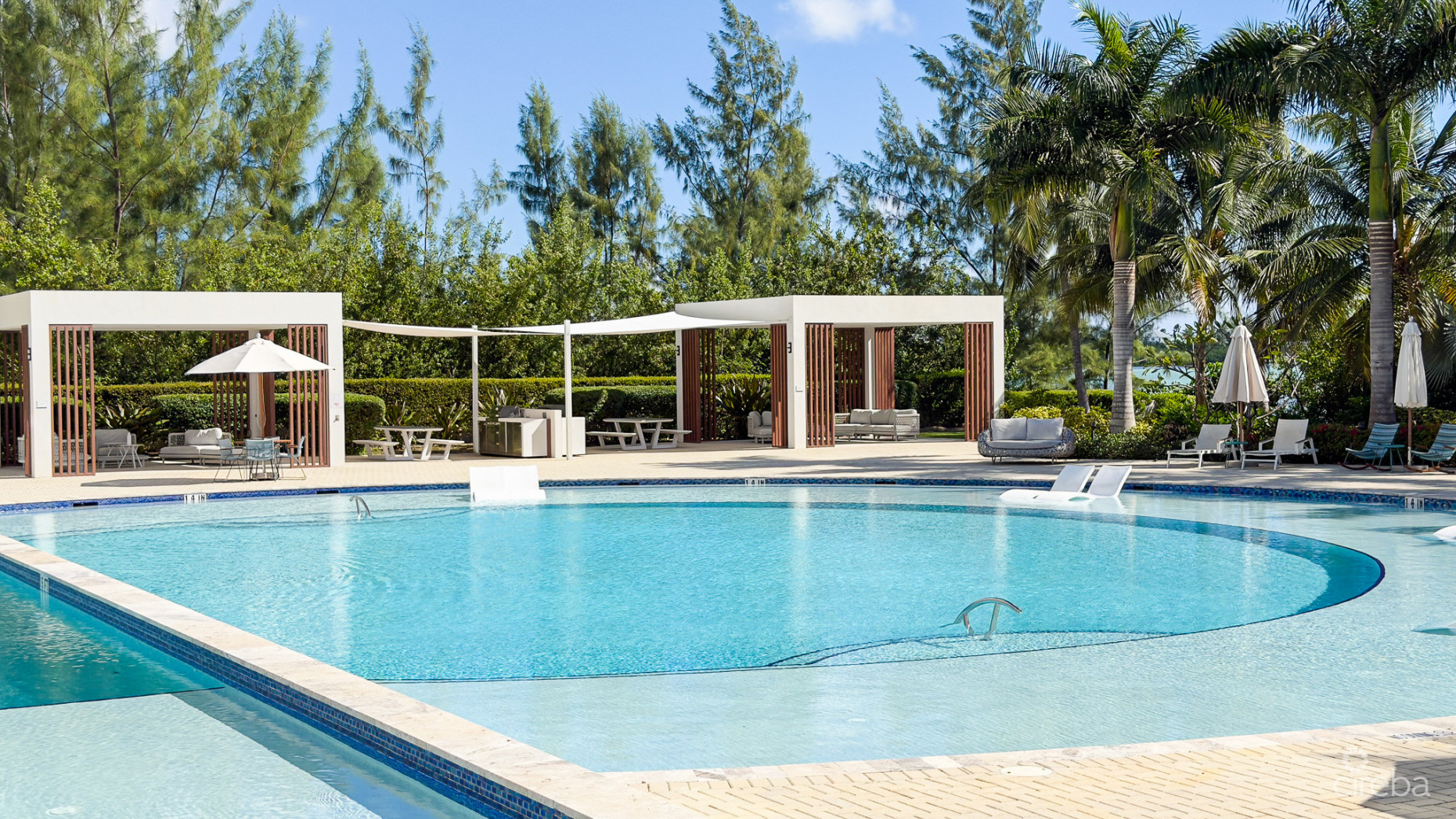 AURA TOWNHOUSE 2 BED PLUS DEN