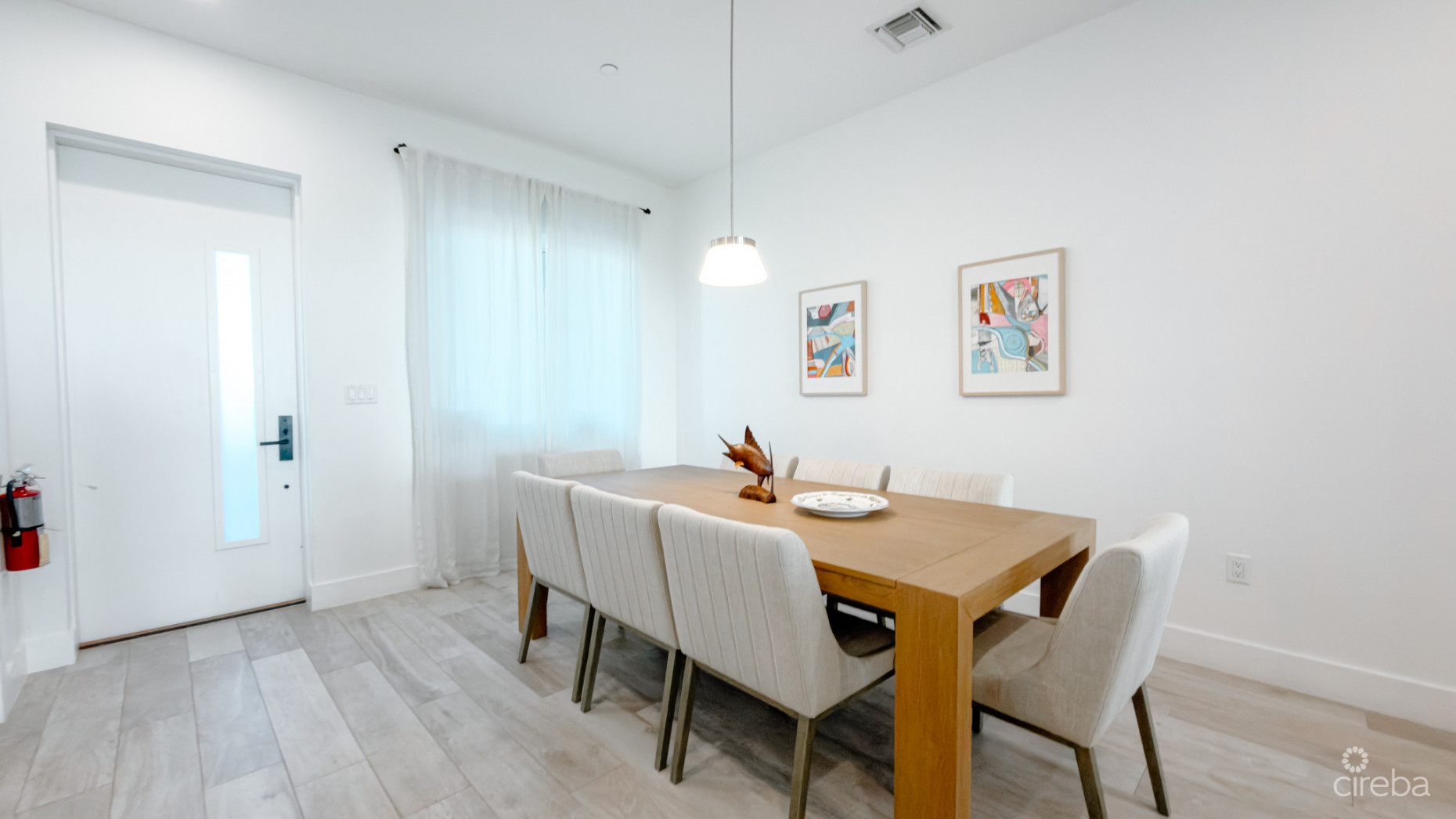 AURA TOWNHOUSE 2 BED PLUS DEN