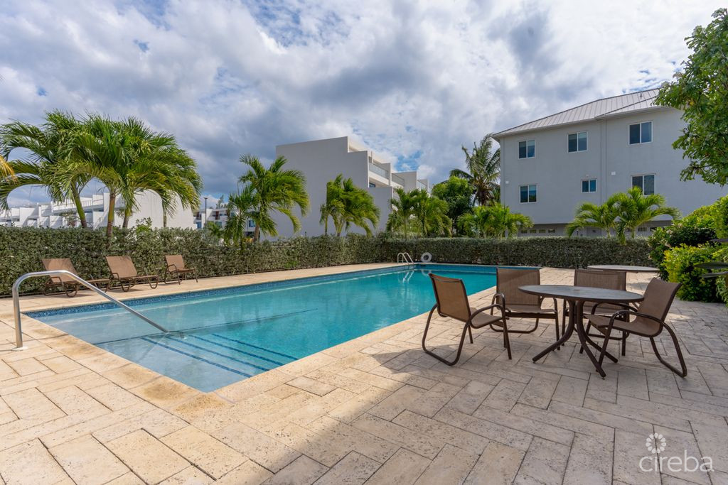 SOUTH BAY ESTATES - 4 BED TOWNHOME WITH EXCEPTIONAL FLOOR PLAN