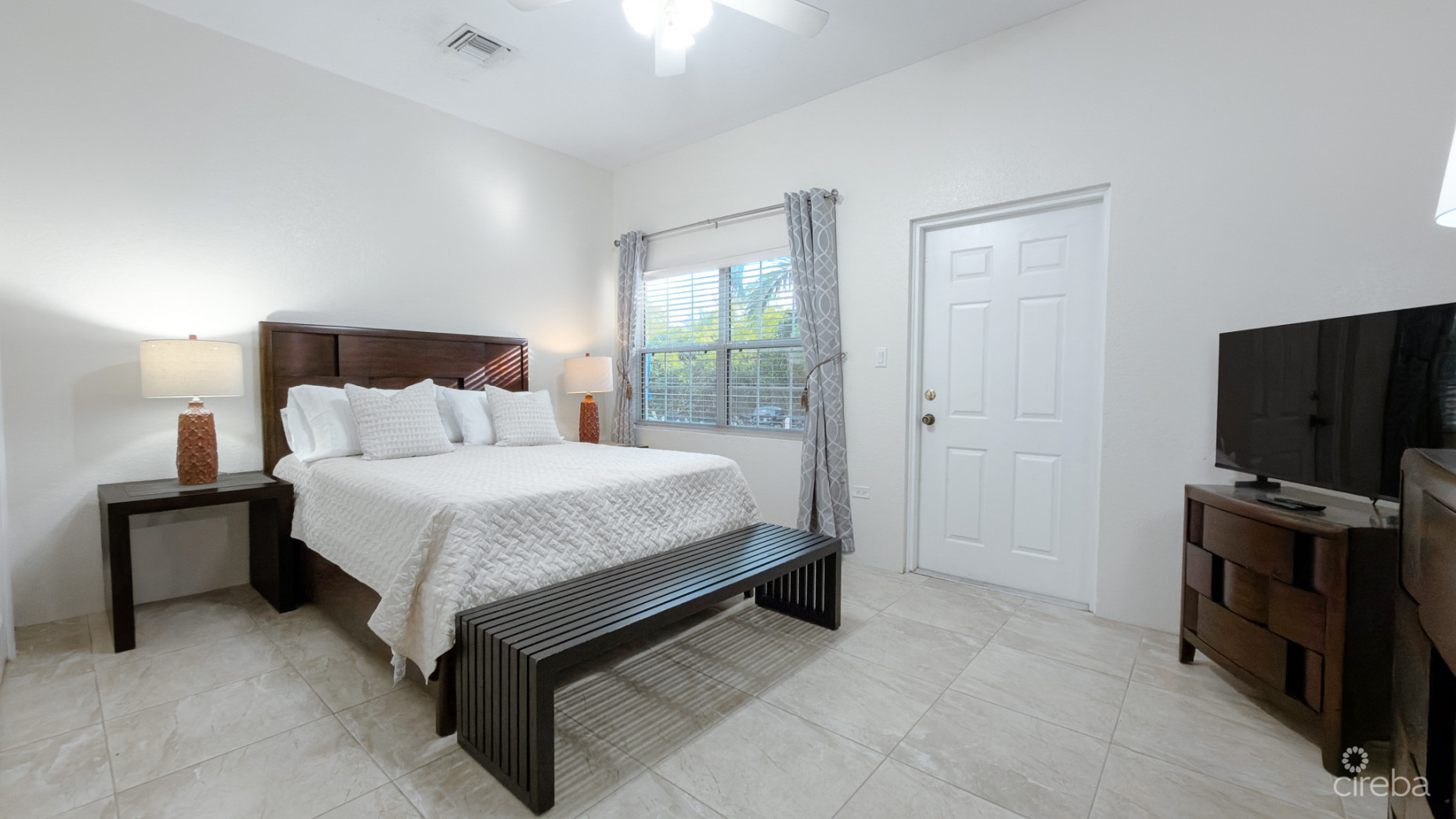 CREST PALMS TOWNHOUSE