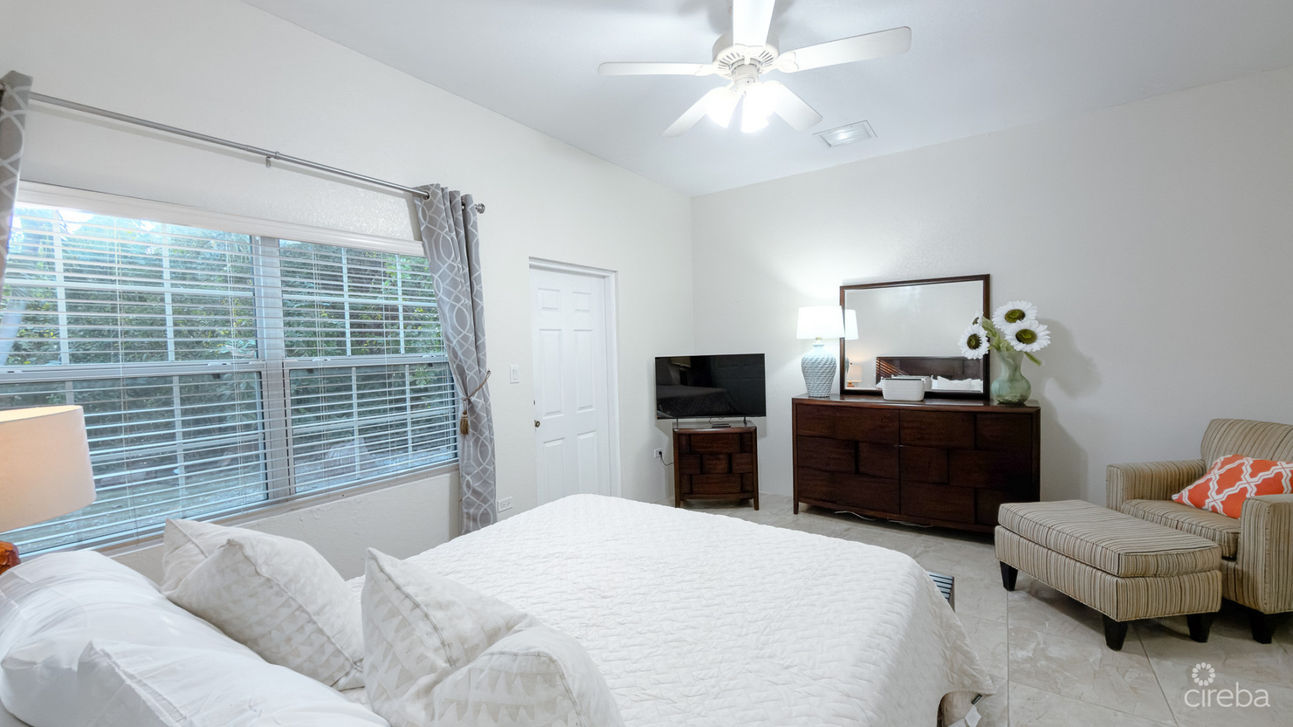 CREST PALMS TOWNHOUSE