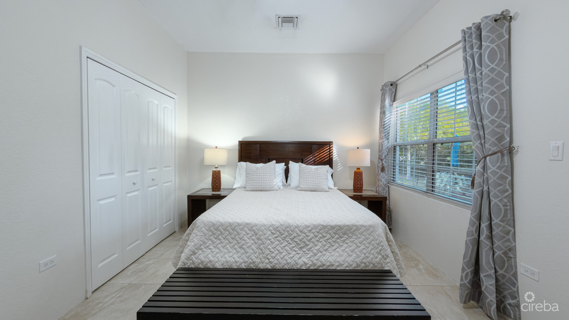 CREST PALMS TOWNHOUSE