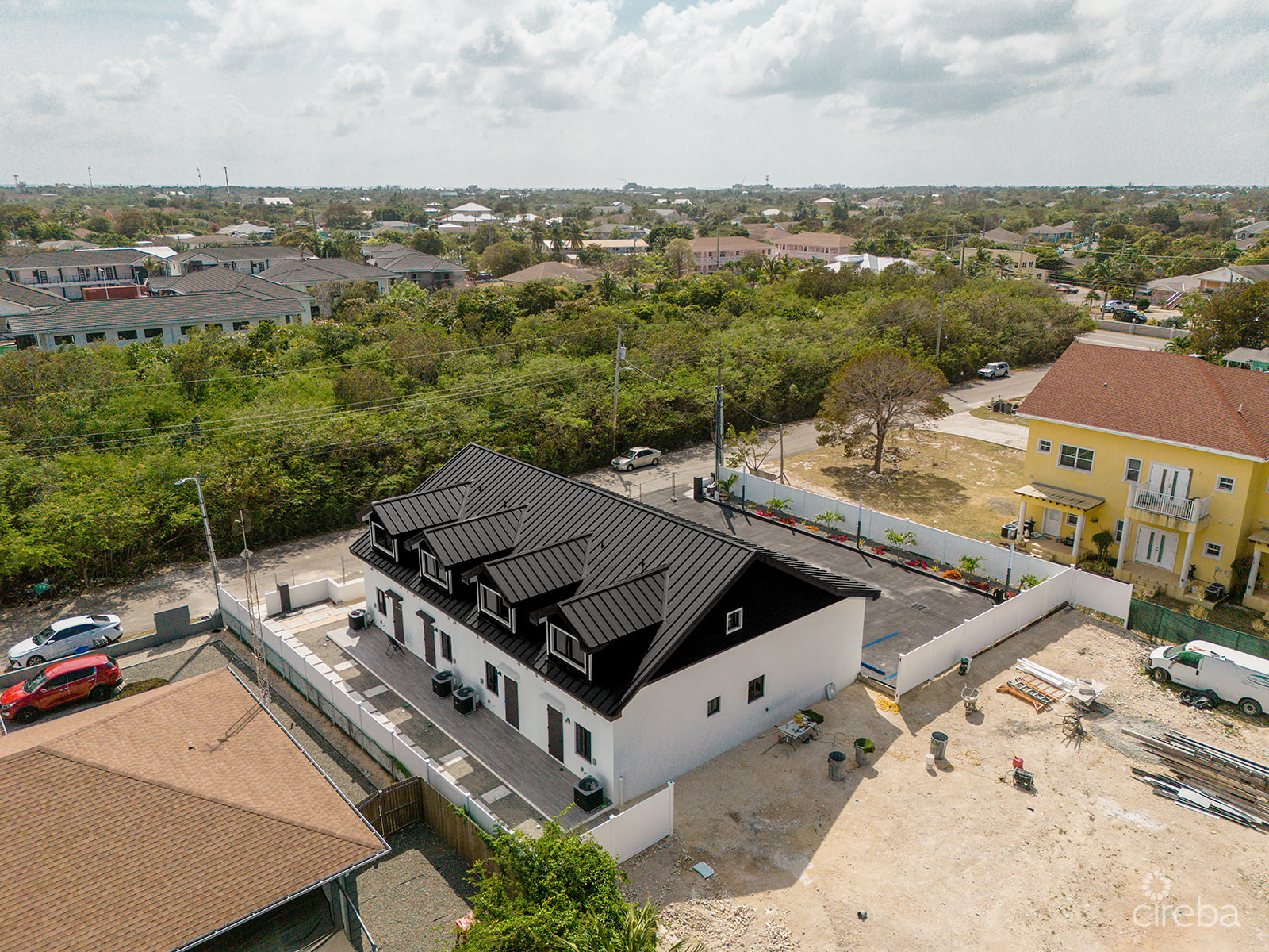 KINGSLEY TOWNHOMES 2 BED PLUS DEN UNIT 2.