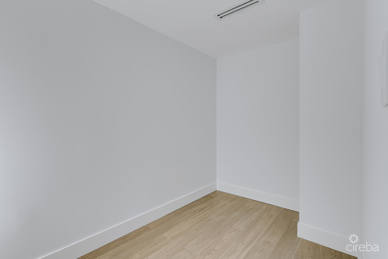 KINGSLEY TOWNHOMES 2 BED PLUS DEN UNIT 3.