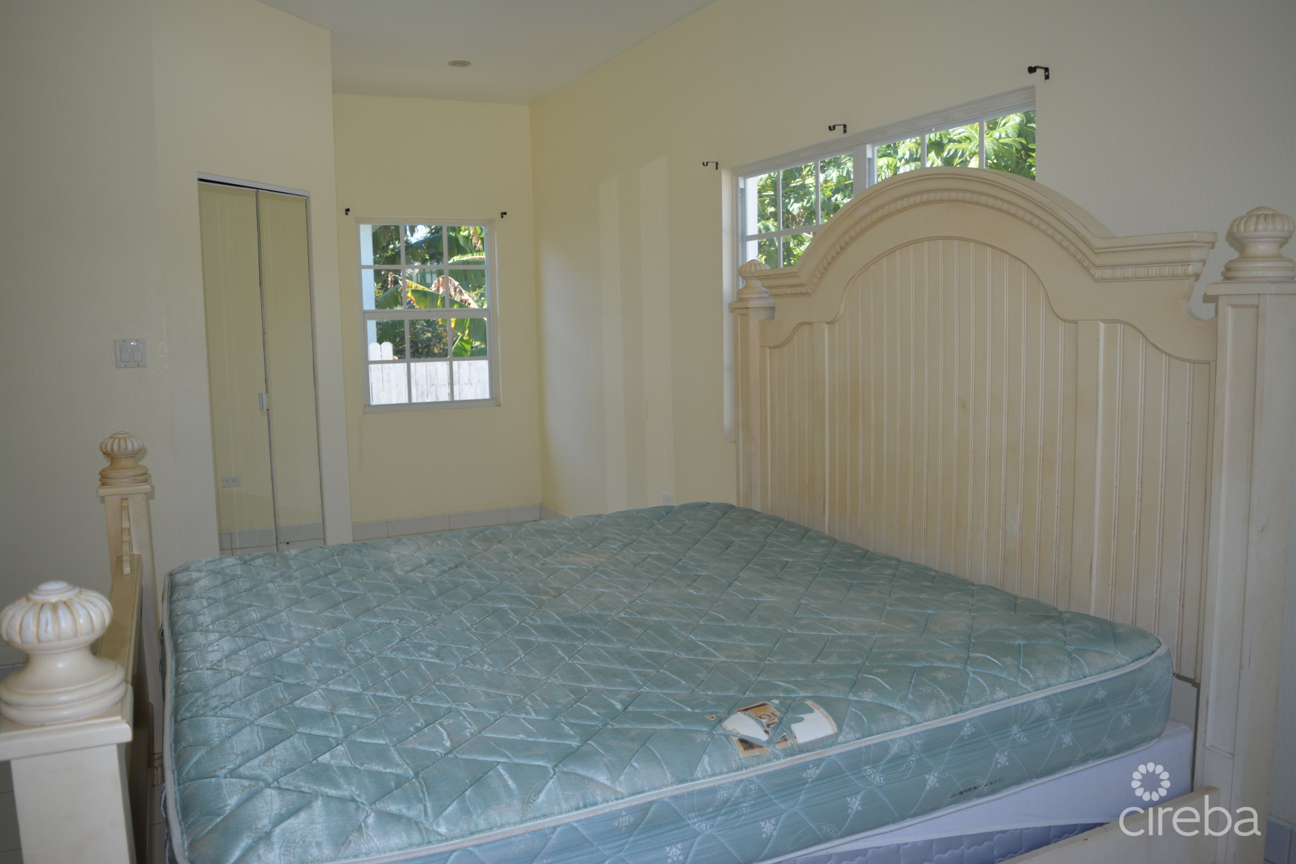 ROYAL HEIGHTS HALF DUPLEX