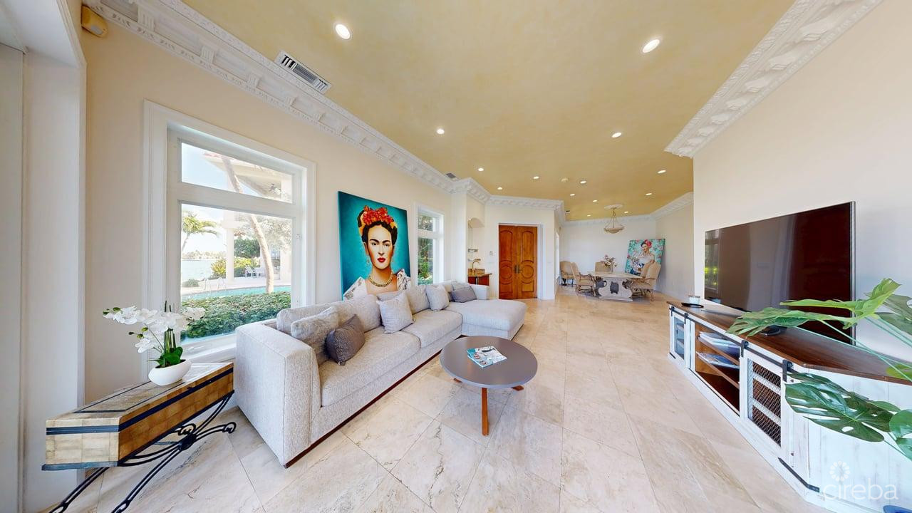 VISCAYA HOME, GOVERNOR'S HARBOUR CREEK