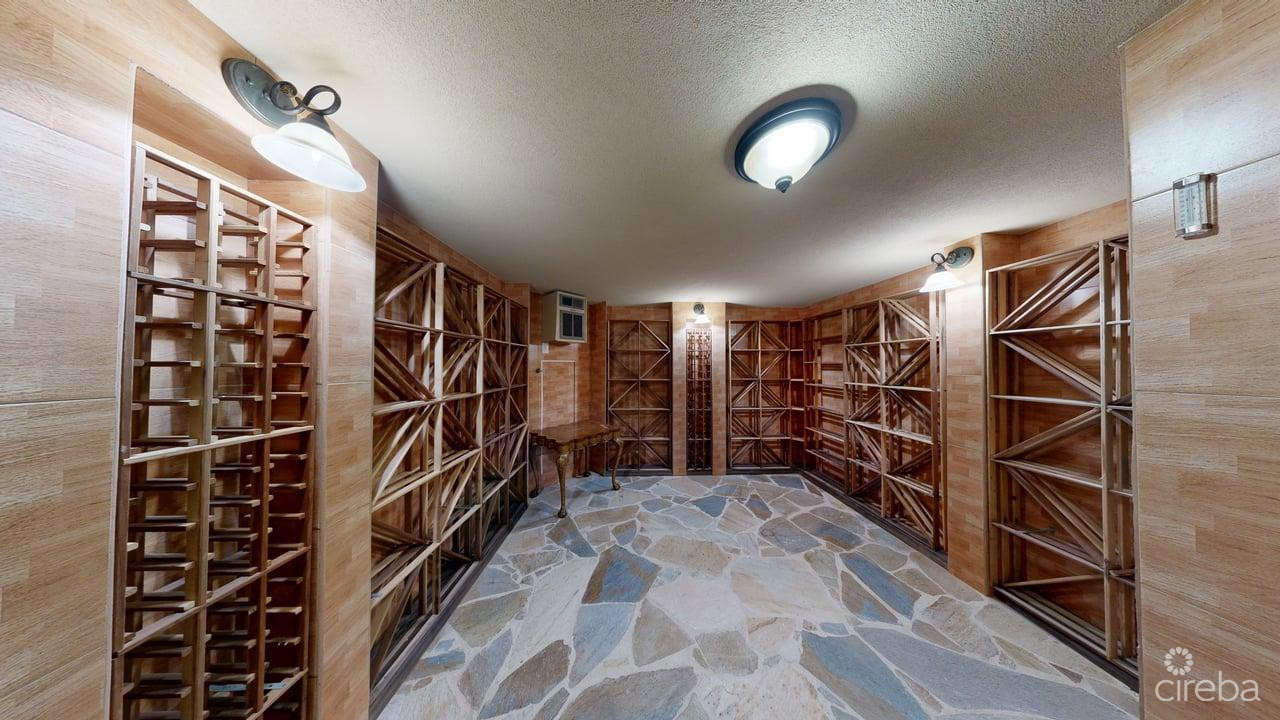 VISCAYA HOME, GOVERNOR'S HARBOUR CREEK