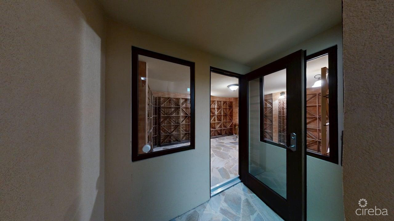 VISCAYA HOME, GOVERNOR'S HARBOUR CREEK