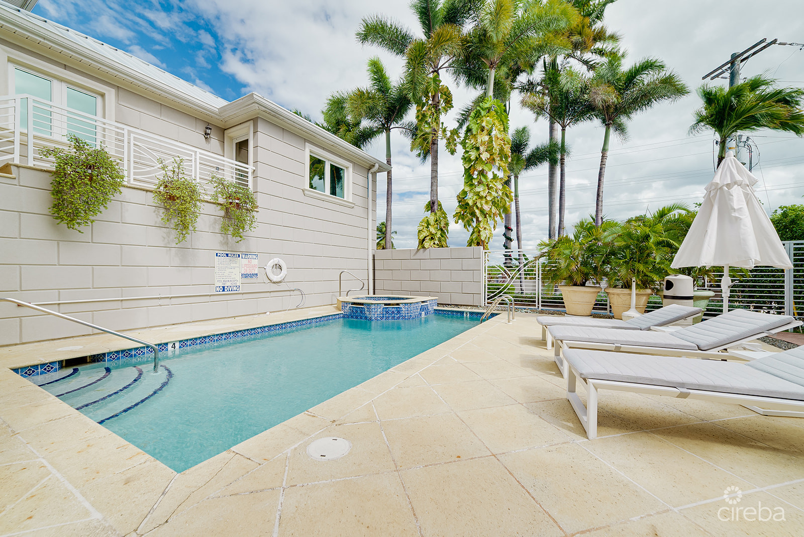 LUXURY SEVEN MILE BEACH CONDO - MANDALAY UNIT ONE