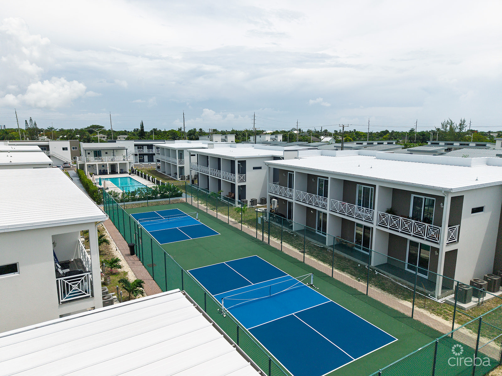 2 BEDROOM CONDO IN YARL