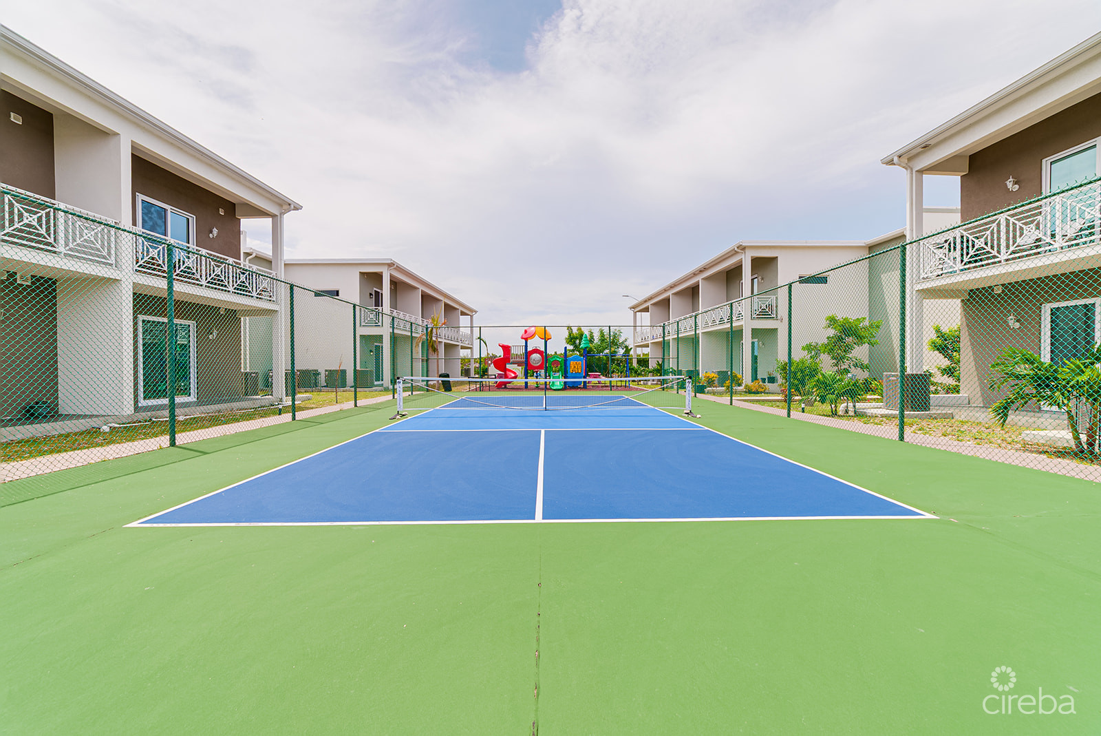 2 BEDROOM CONDO IN YARL