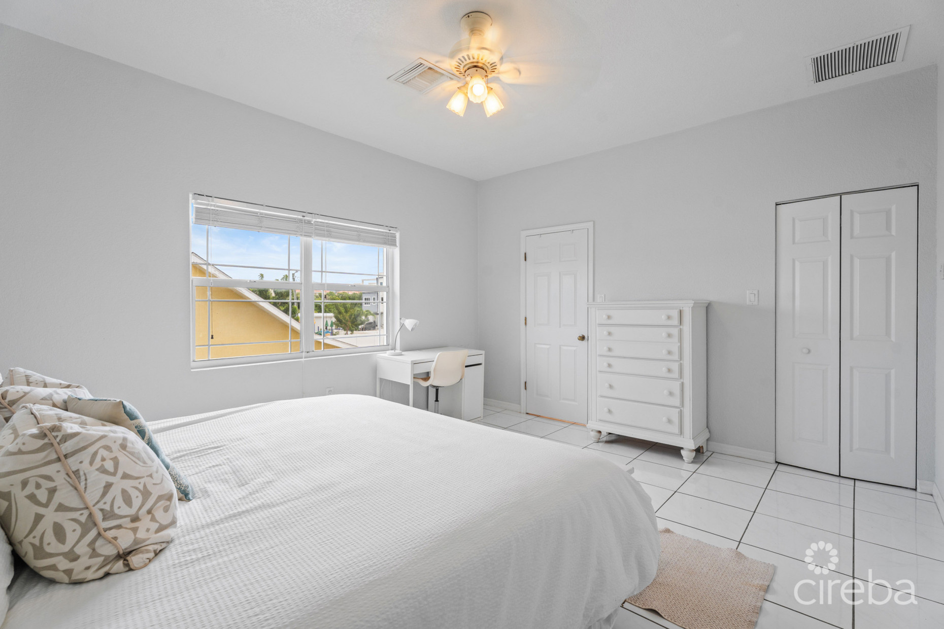 SOUTHERN SKIES 10, SOUTH SOUND HOME