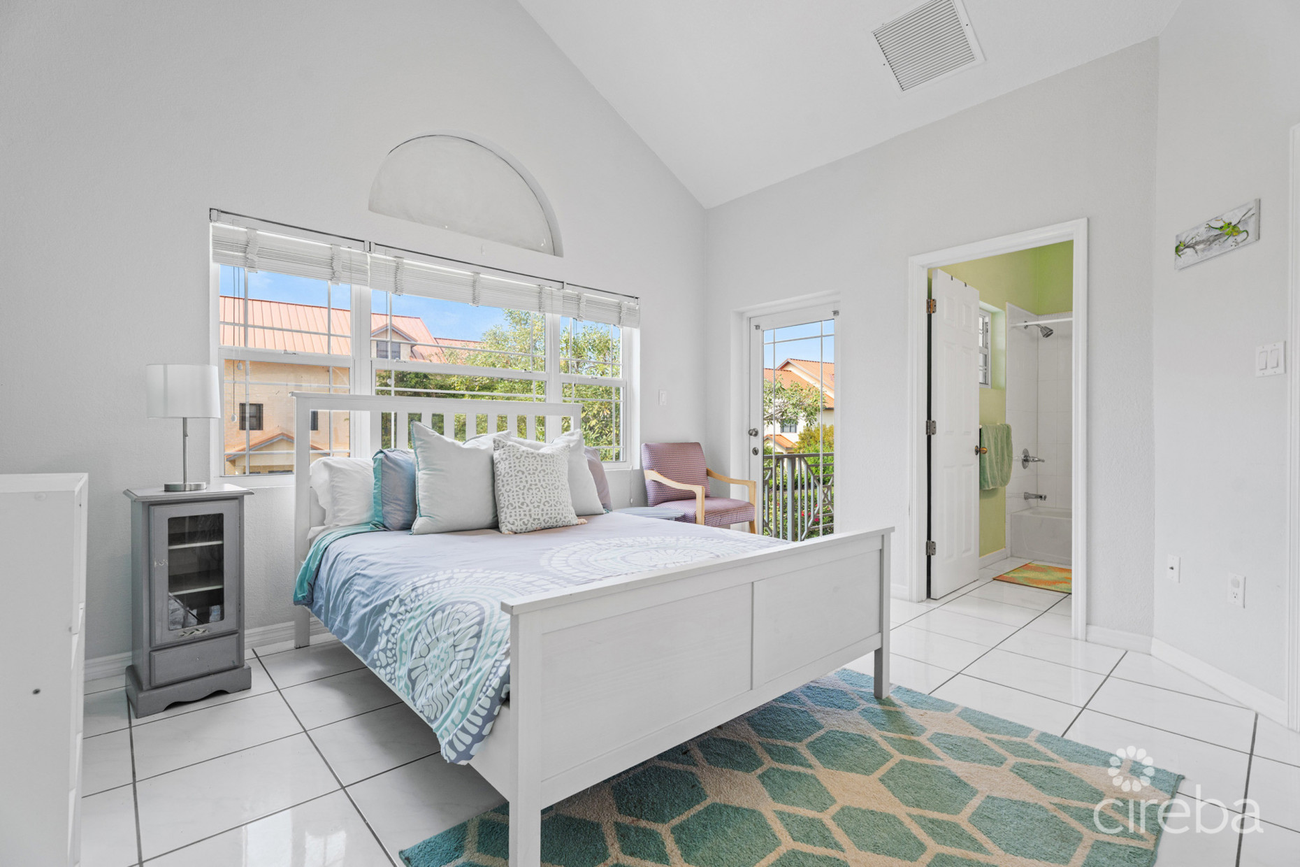 SOUTHERN SKIES 10, SOUTH SOUND HOME