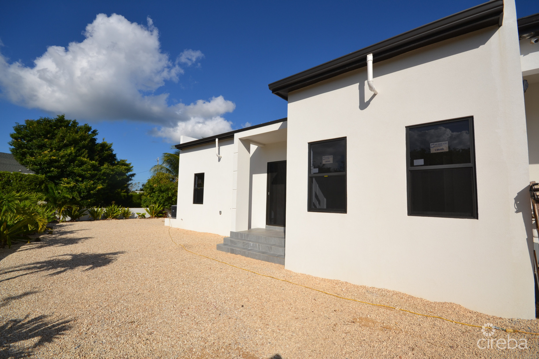 BLOOMBURY VILLAS BRAND NEW!