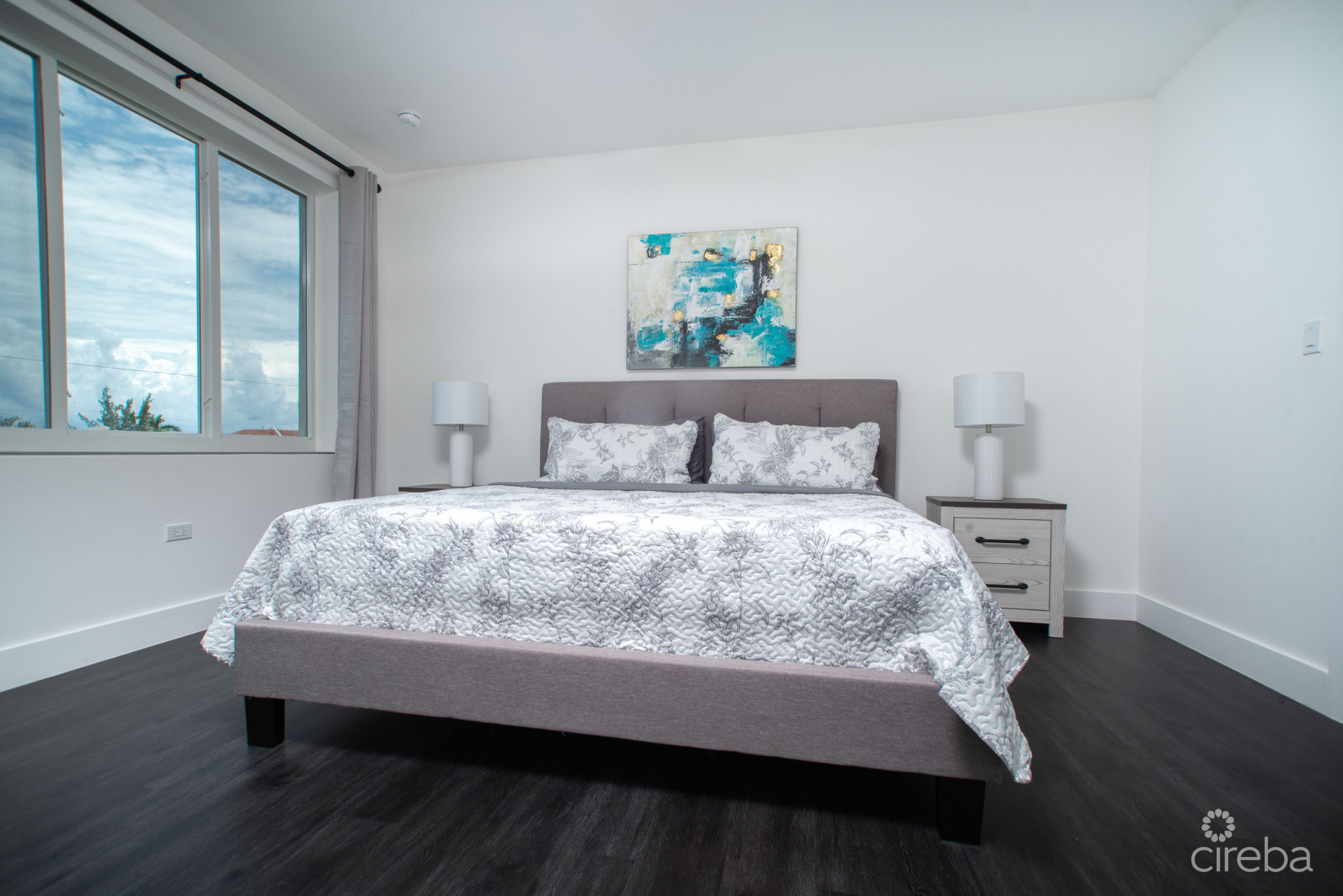 ACROSS FROM BEACH--SOUTH SOUND--3BED/3.5BATH TOWNHOUSE--FENCED YARD--THE MANTRAS