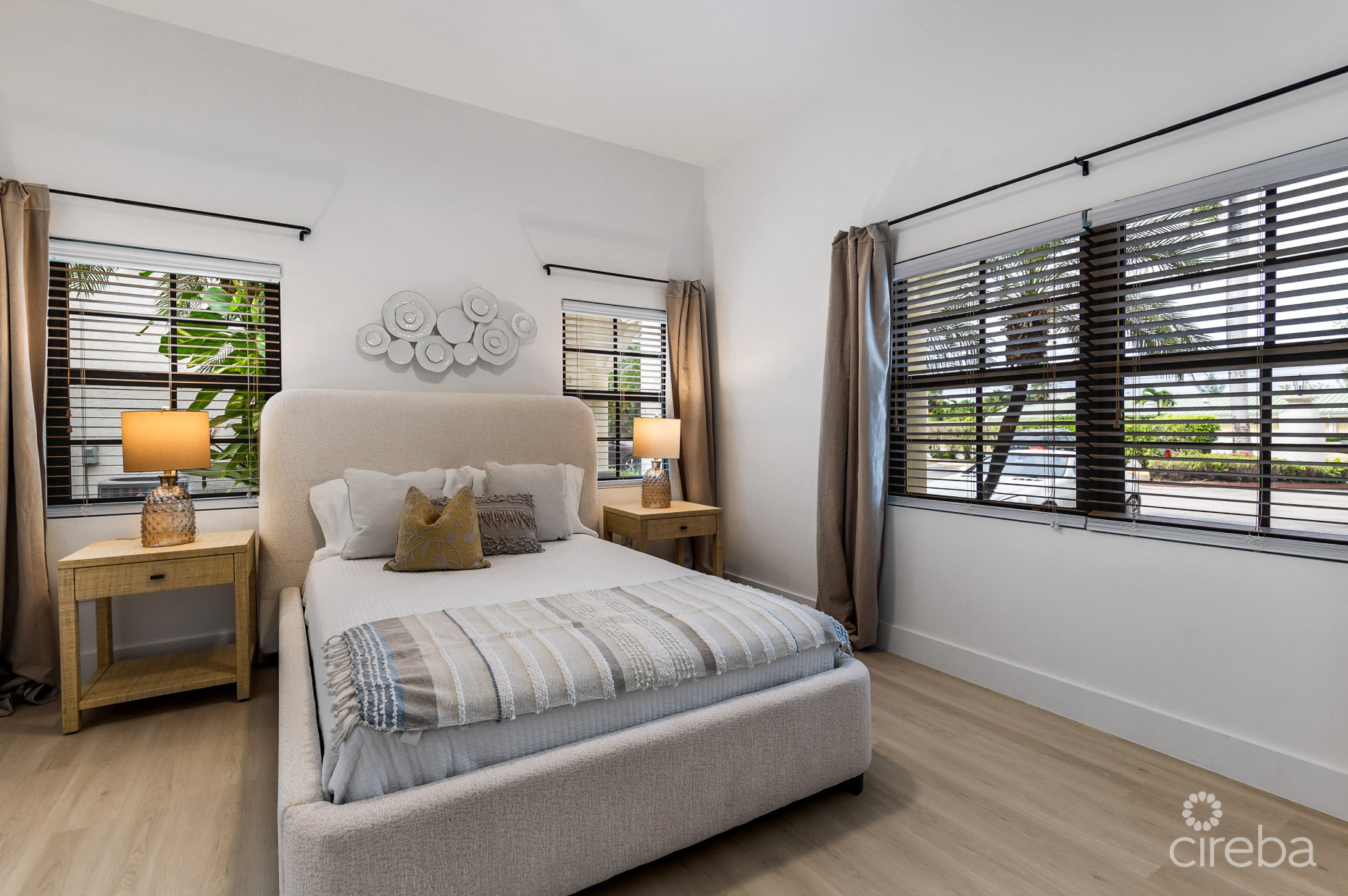 VISTA CARIBE- VENDOR PAYS STAMP DUTY!