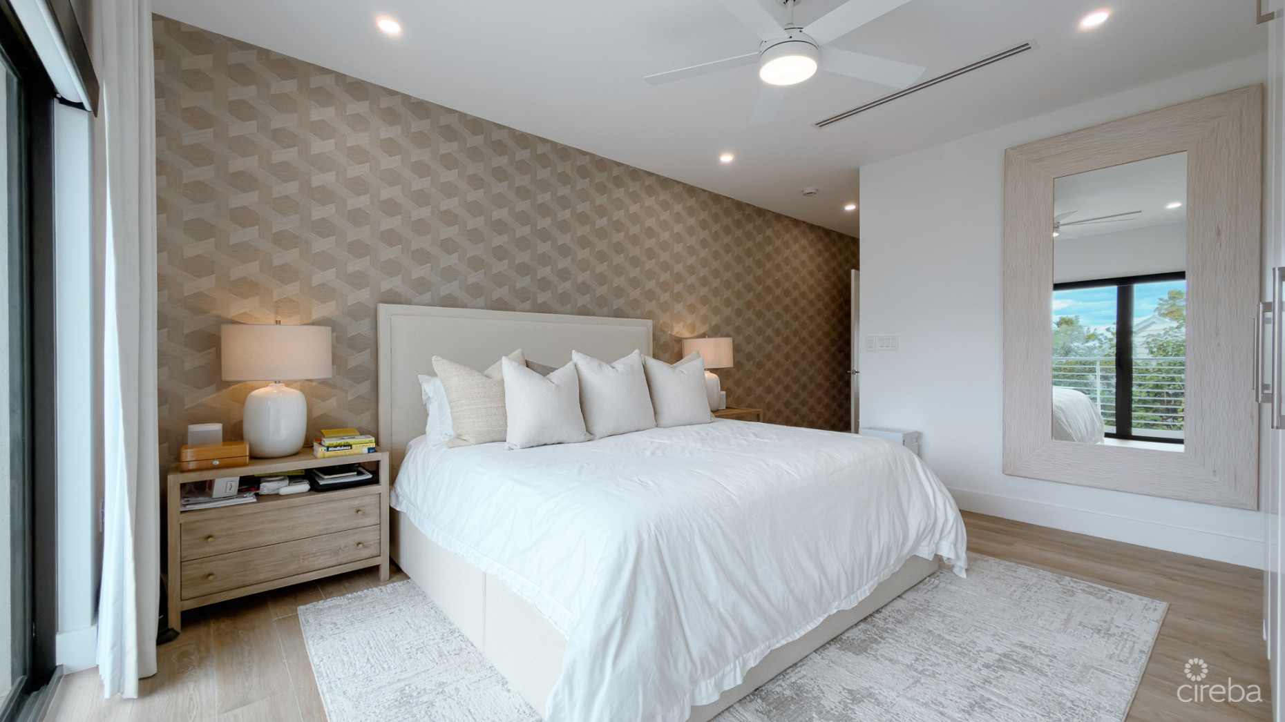 SALT AIR - 4 BED TOWNHOUSE THE SHORES