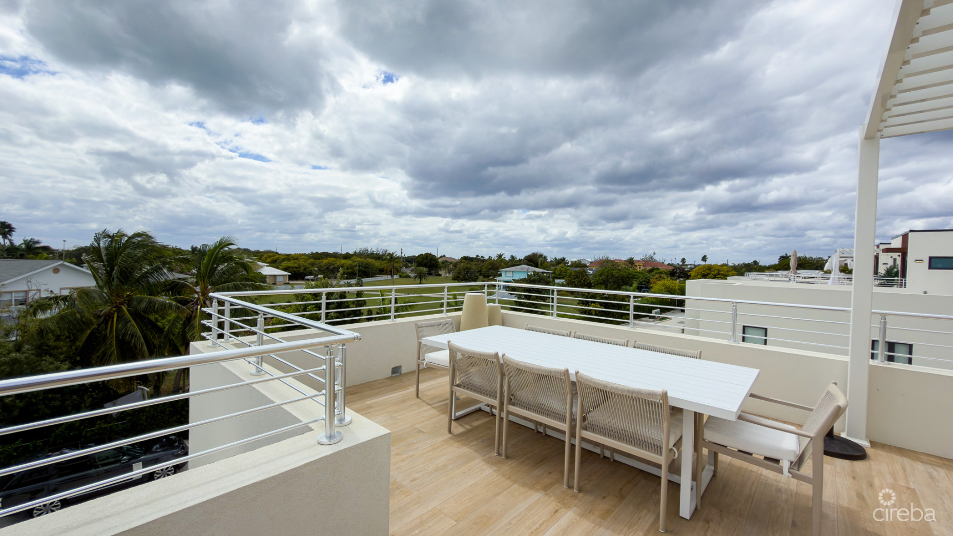 SALT AIR - 4 BED TOWNHOUSE THE SHORES