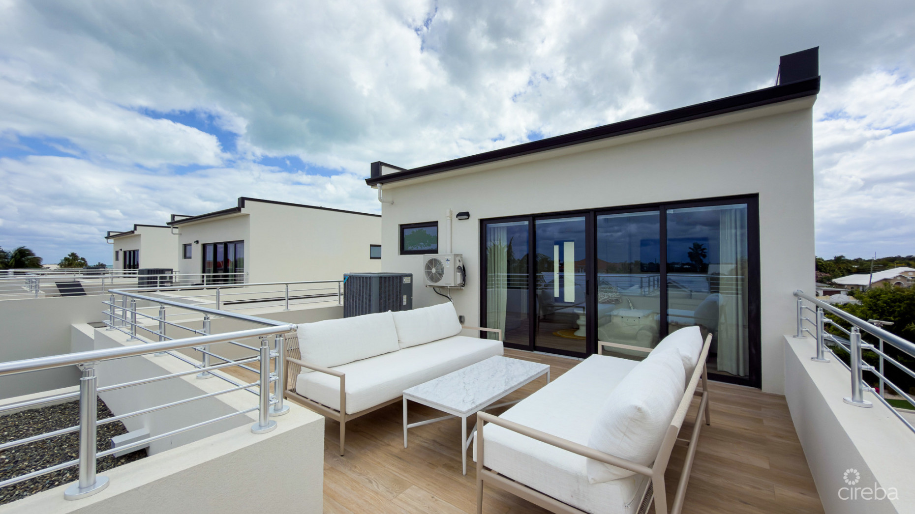 SALT AIR - 4 BED TOWNHOUSE THE SHORES