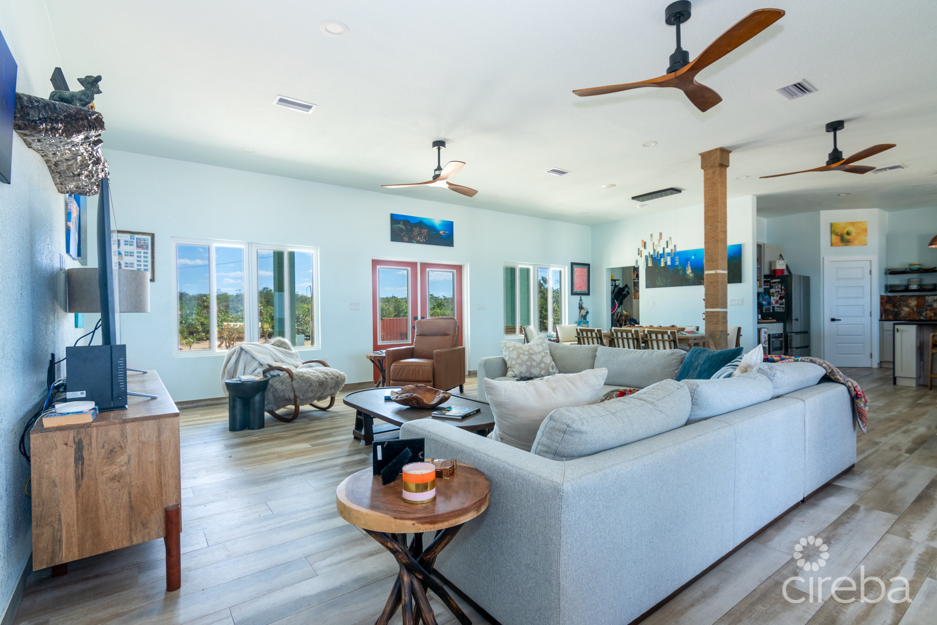 ROCK ROAD OCEAN FRONT HOME