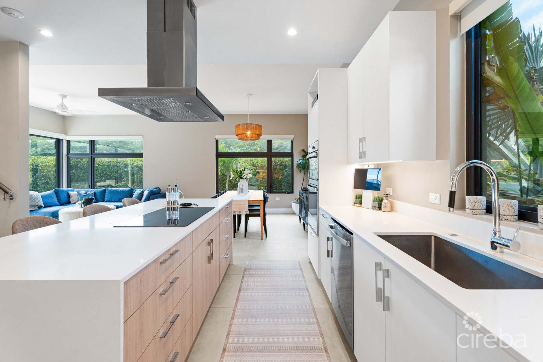 BLUE PALMS 3, WEST BAY END UNIT