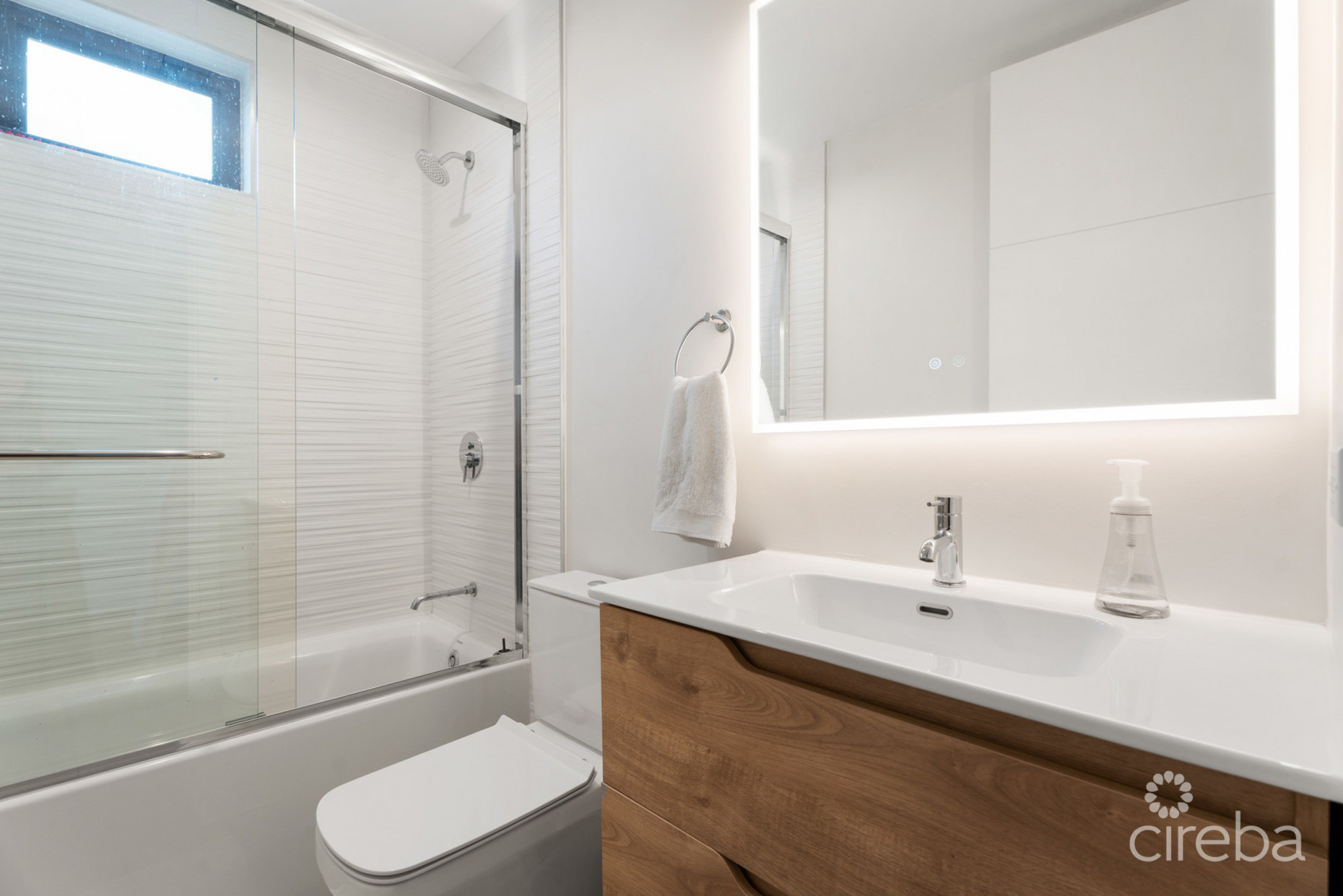 BLUE PALMS 3, WEST BAY END UNIT