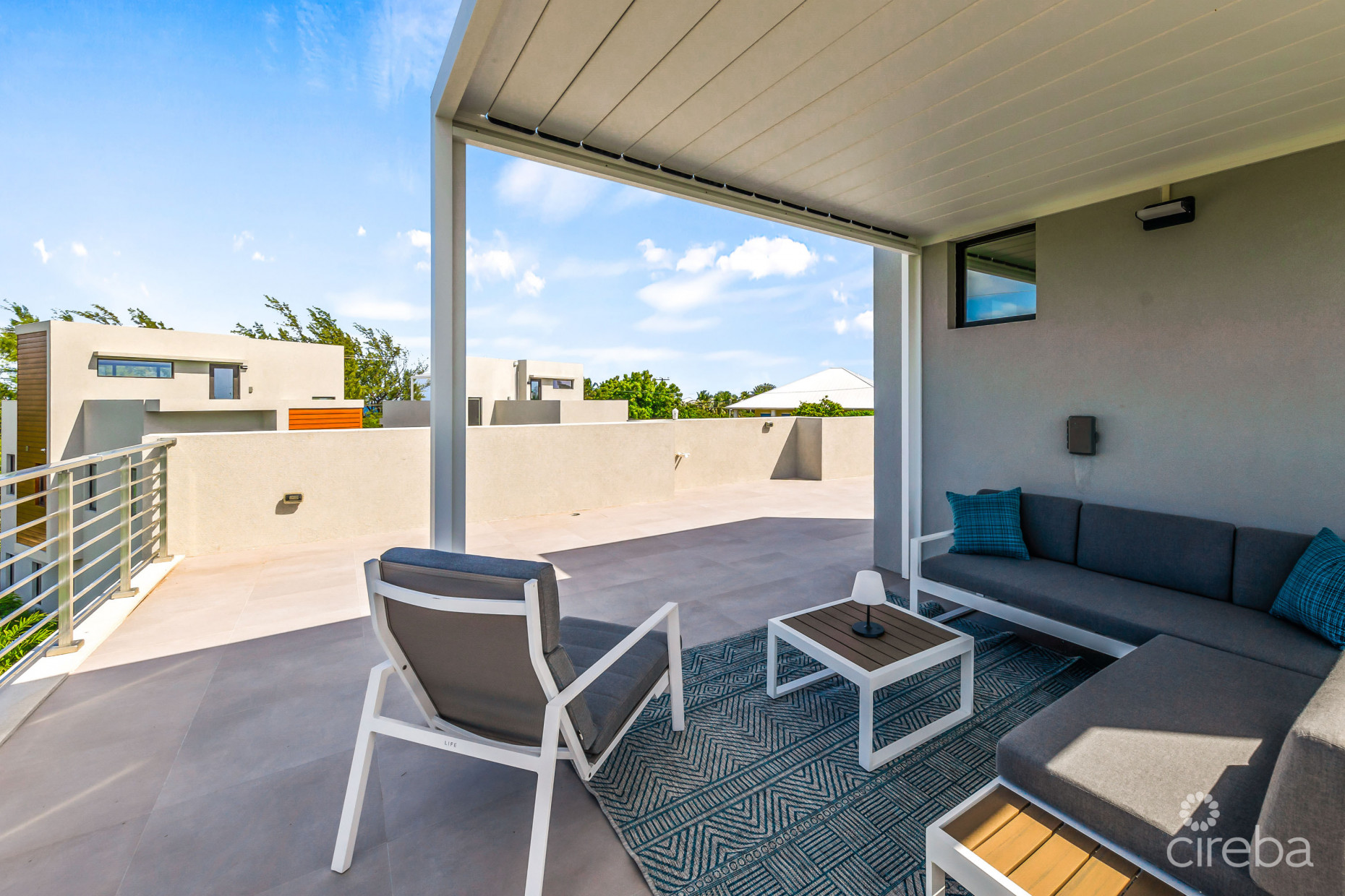 BLUE PALMS 3, WEST BAY END UNIT