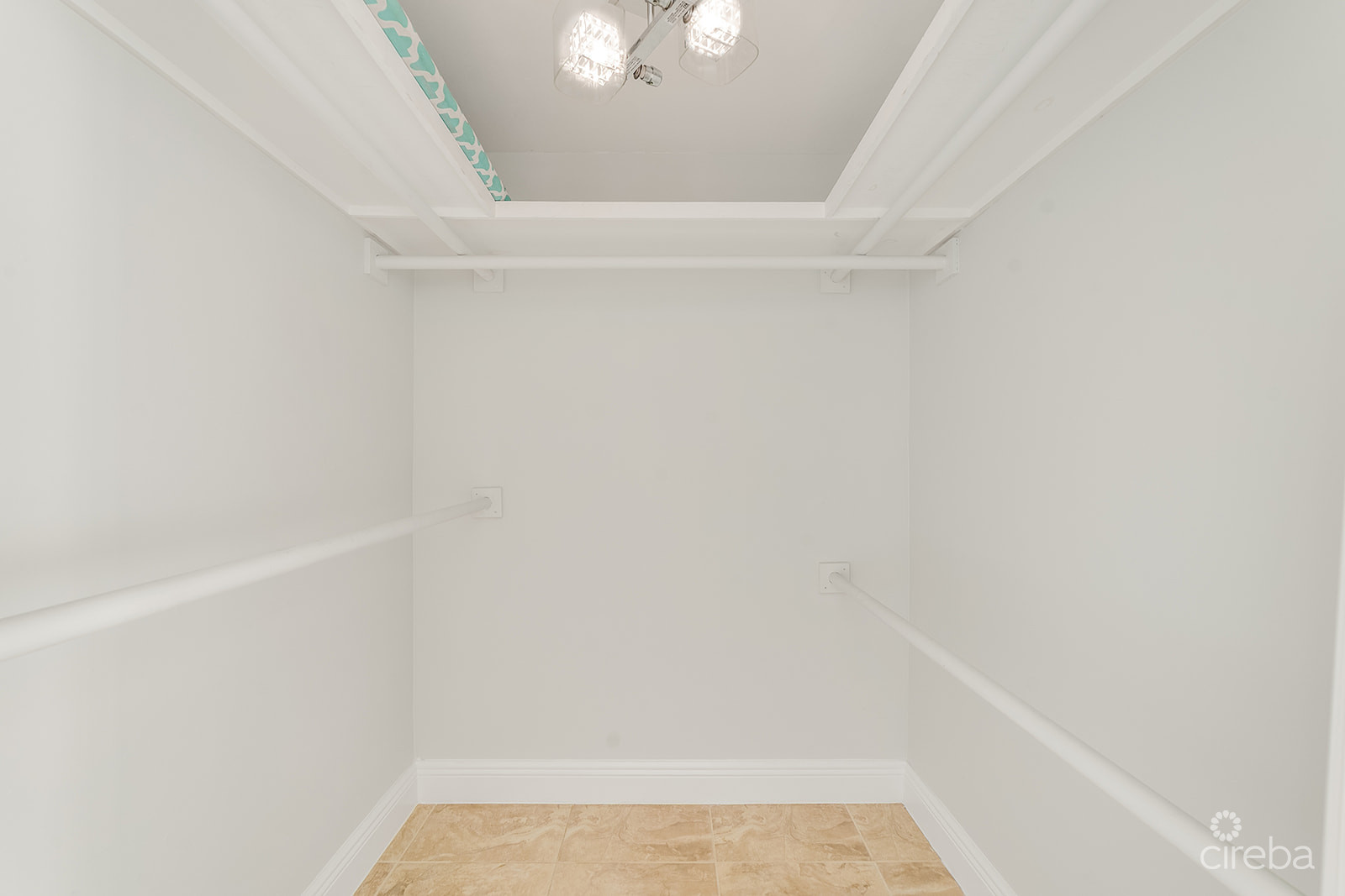 BRITANNIA LIONS COURT  UNIT #213 - 1-BEDROOM GARDEN VIEW CONDO