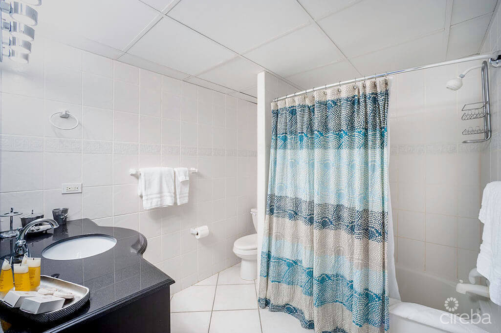 BEACHFRONT LIVING | TAMARIND BAY | SEVEN MILE BEACH