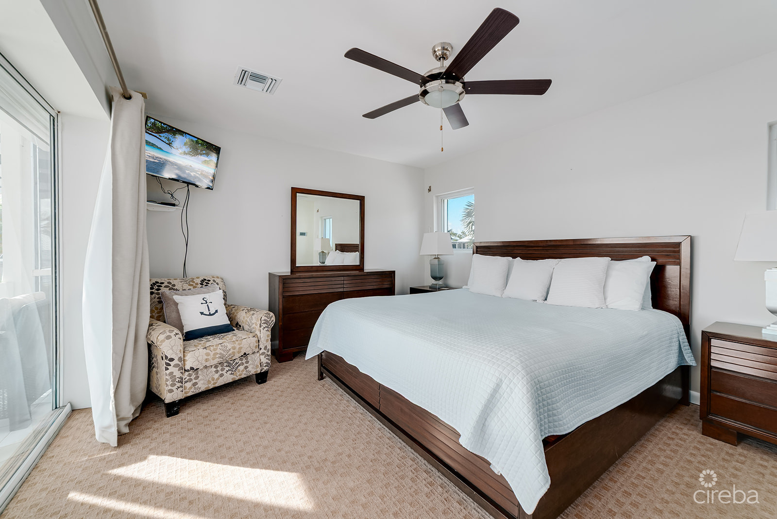 POOLS OF THE KAI - BEACHFRONT OASIS IN RUM POINT