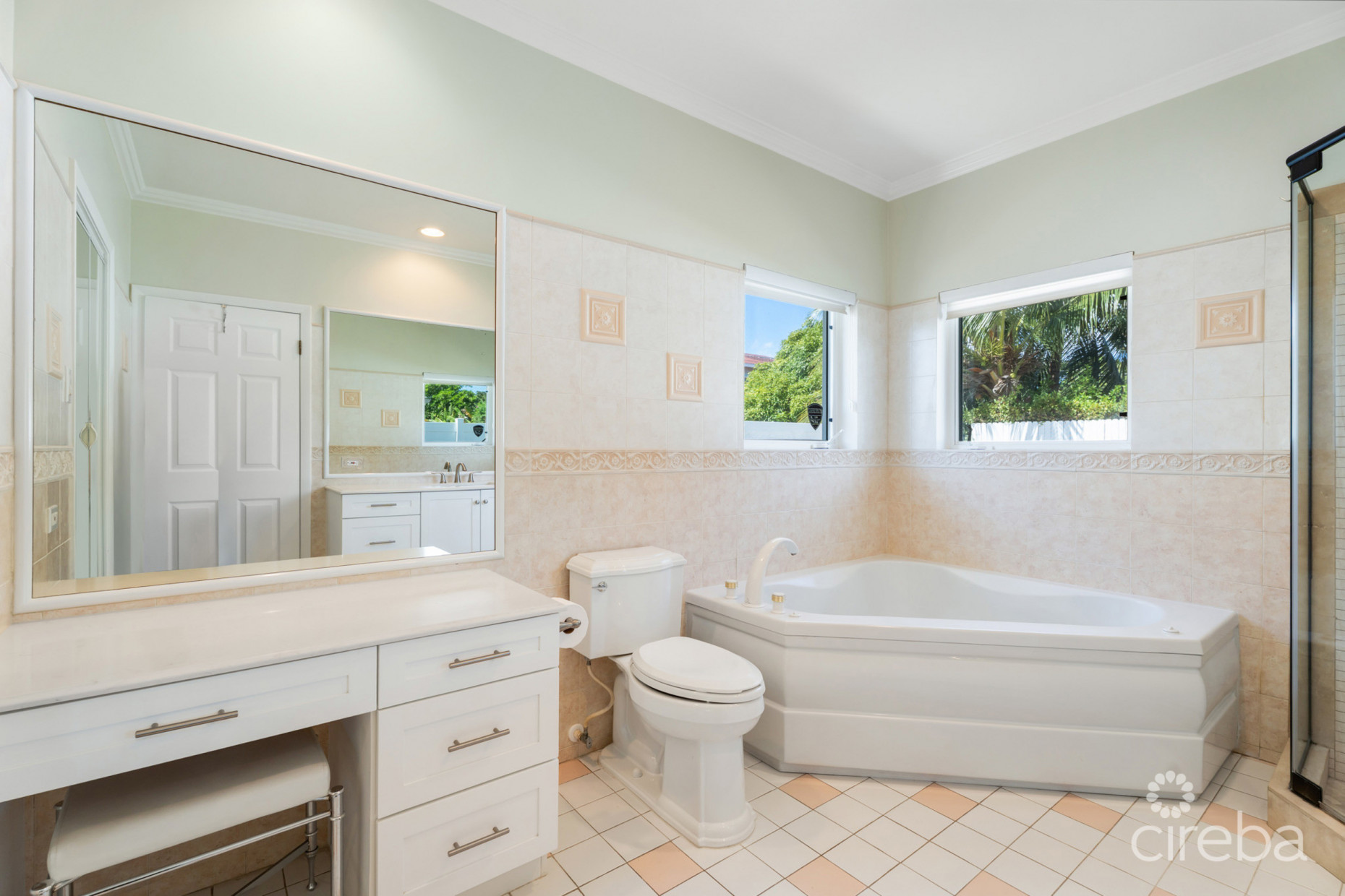 SNUG HARBOUR FAMILY HOME