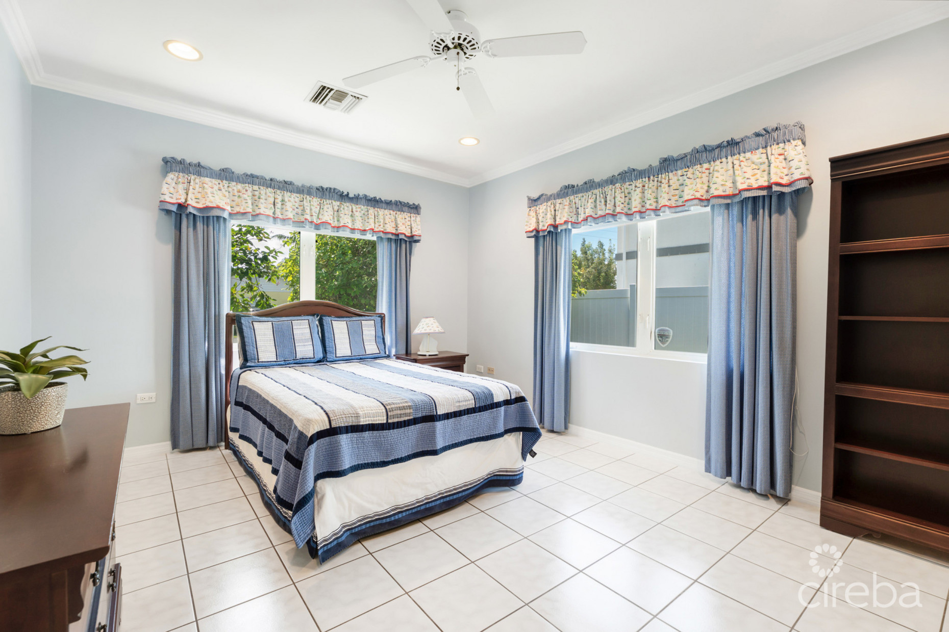 SNUG HARBOUR FAMILY HOME