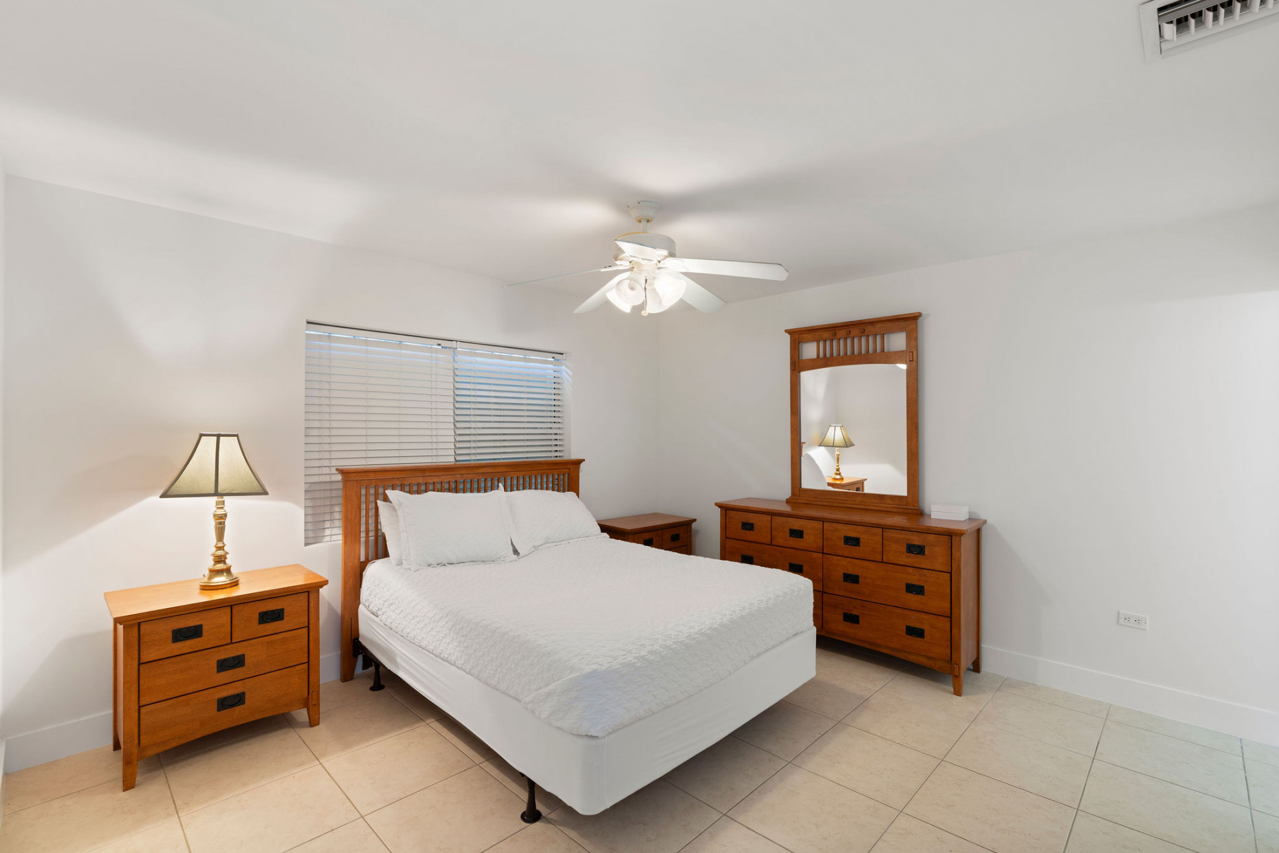 Cayman Escape #7 Canalfront With Dock