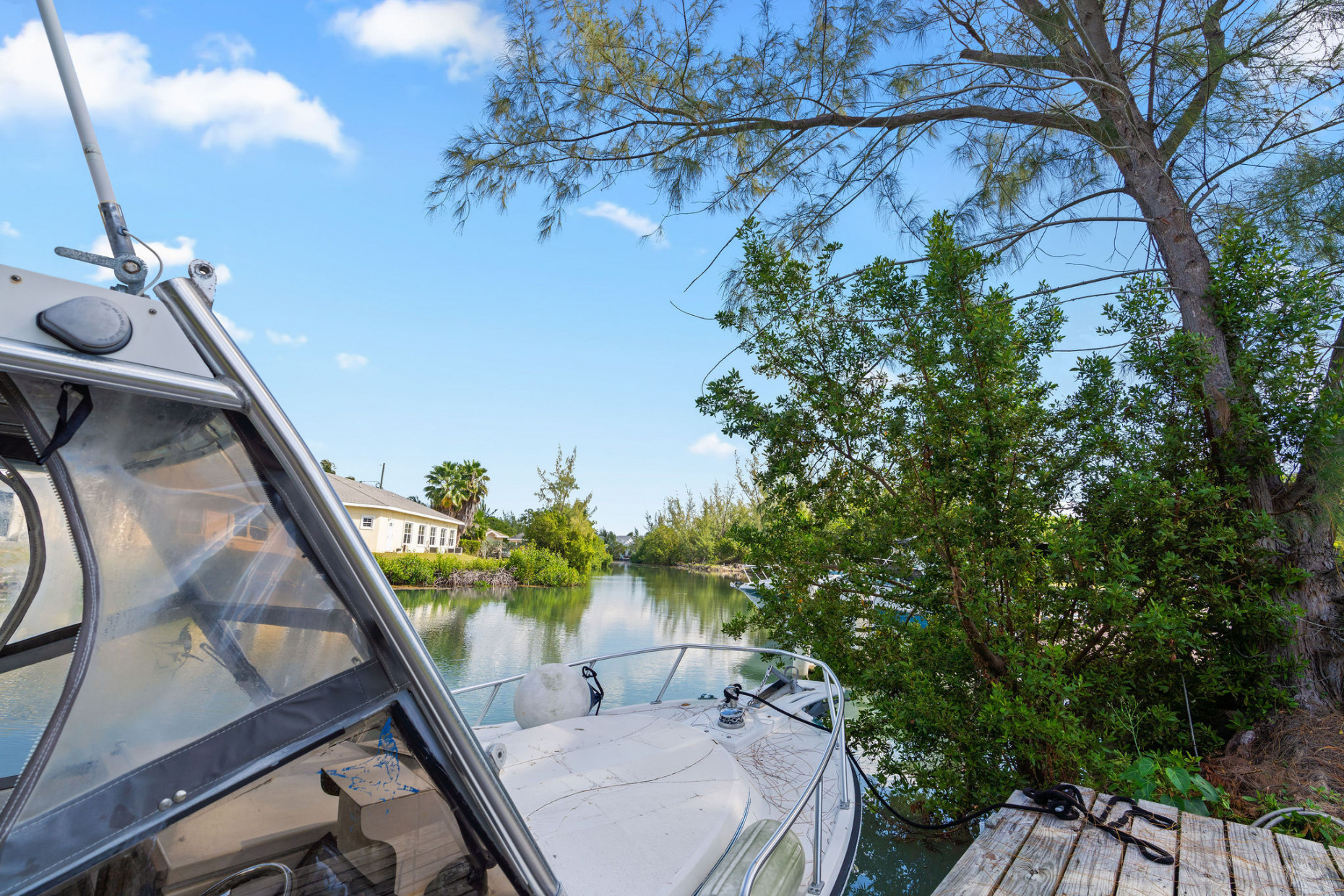 Cayman Escape #7 Canalfront With Dock