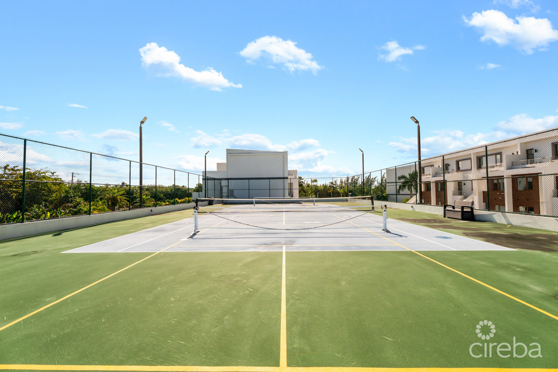 ARVIA  CANAL FRONT 2 BED, 2 BATH  PLUS DEN