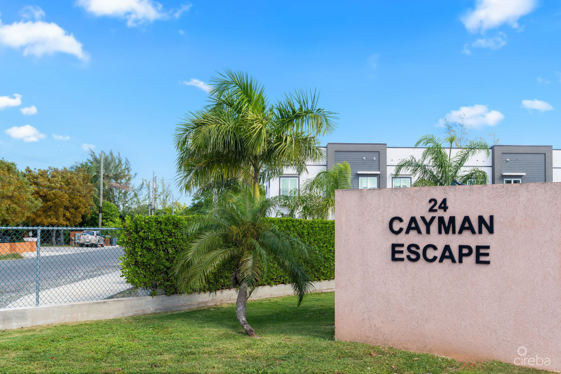 CAYMAN ESCAPE #7 CANALFRONT WITH DOCK